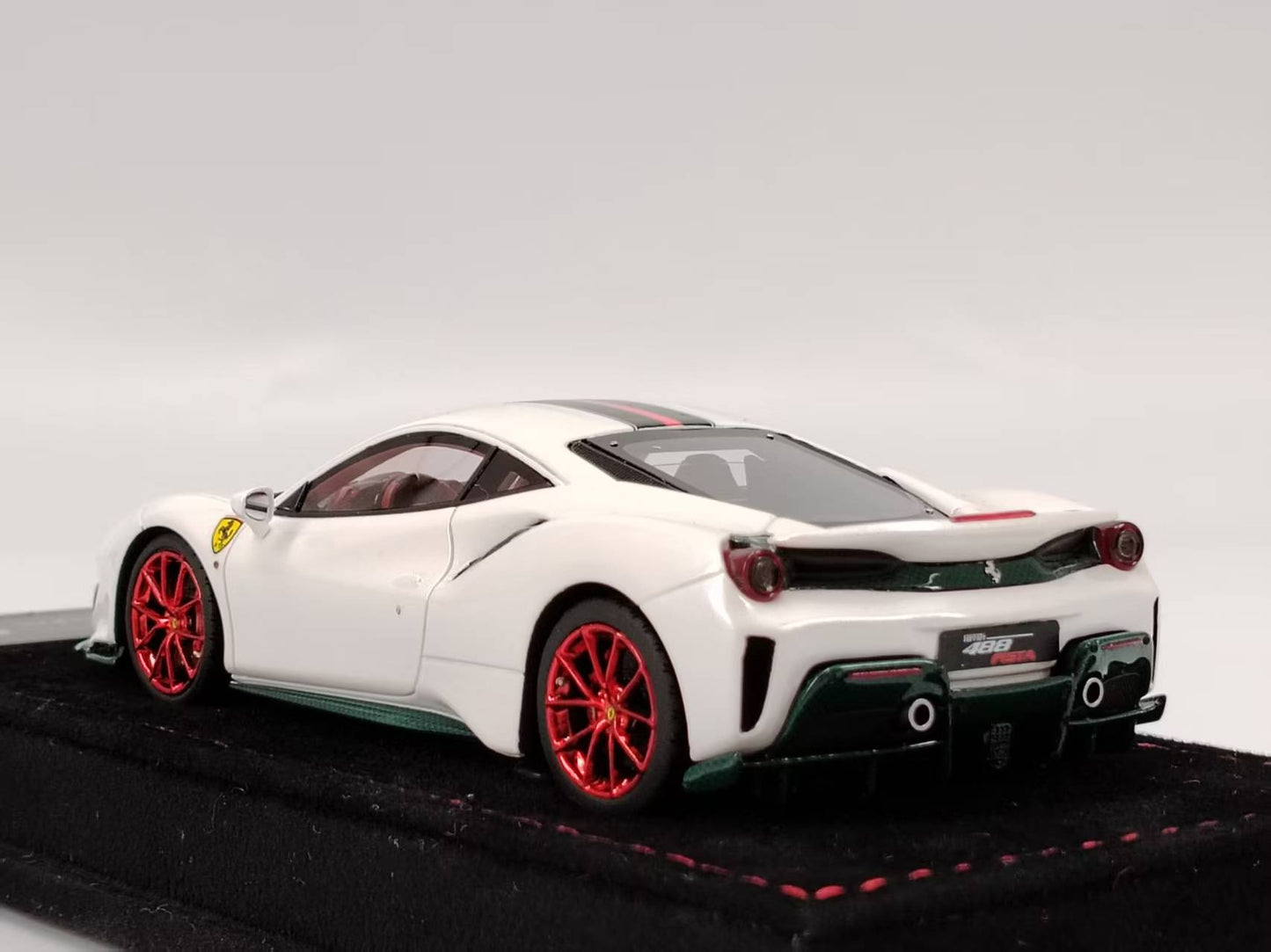 BBR 1/43 Ferrari 488 Pista White/GUCCI Livery Resin Model BBRC202CH
