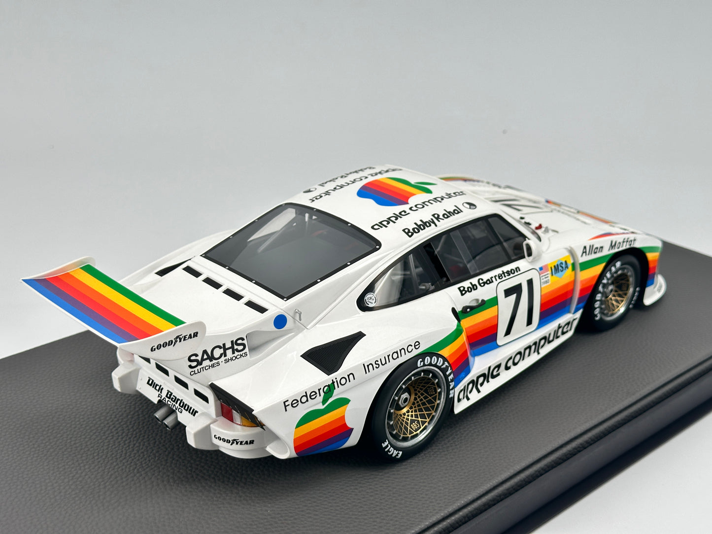 Top Marques 1/12 Porsche 935 K3 Apple Simulation Model Car