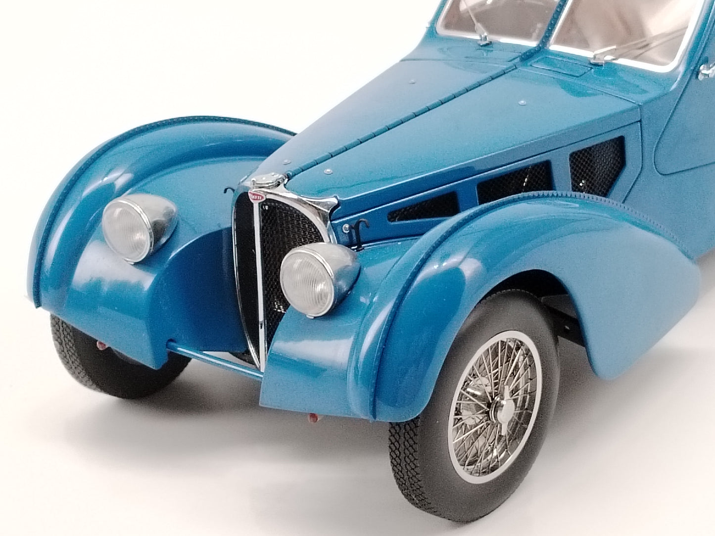 AUTO Art 1/18 Bugatti 57S ATLANTIC 1938 Atlantic Blue Simulation Model Car