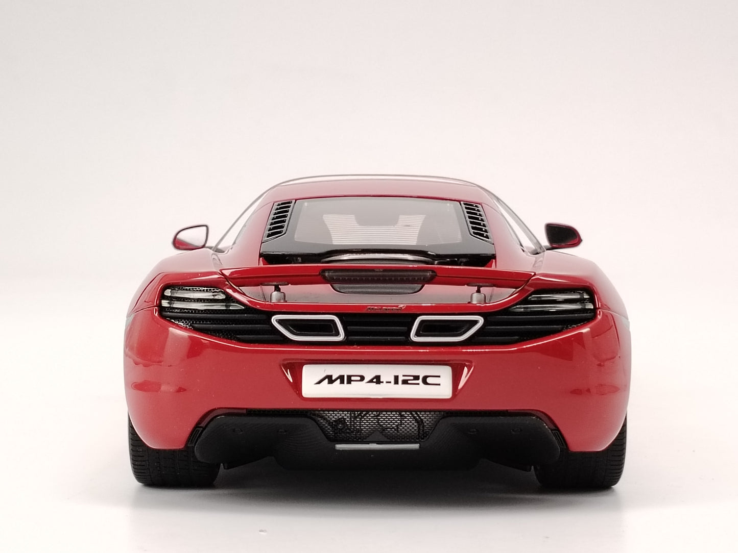 AUTO Art 1/18 McLaren 12C red AA219 out of print car model!