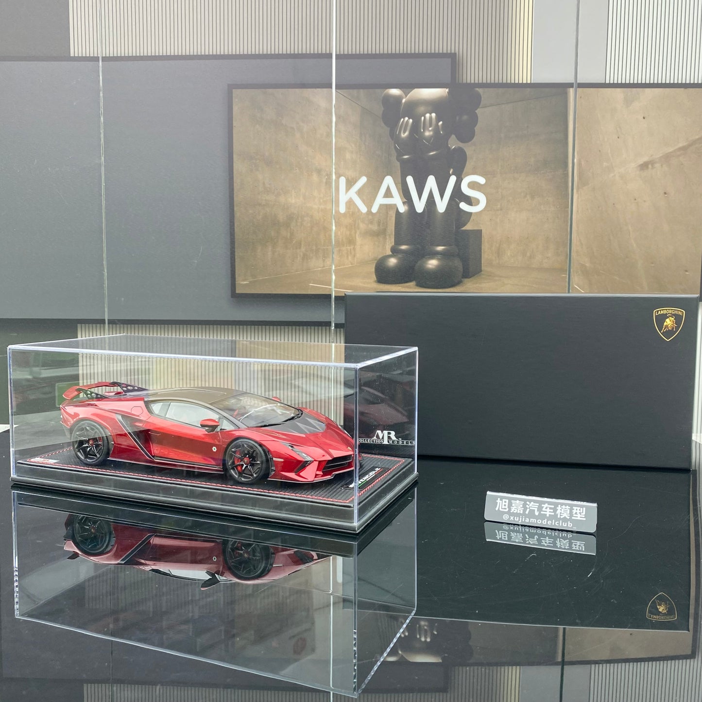MR 1/18 Lamborghini Invencible coche deportivo con techo rígido rojo metalizado modelo de coche de edición limitada
