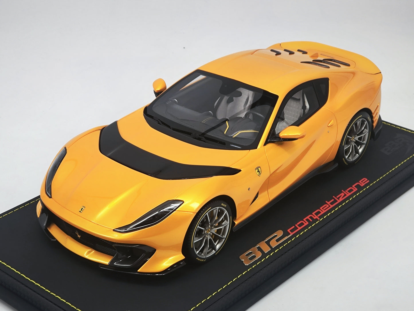 BBR 1/18 Ferrari 812 Competizione Metallic White Simulation Limited Edition Car Model Ornaments