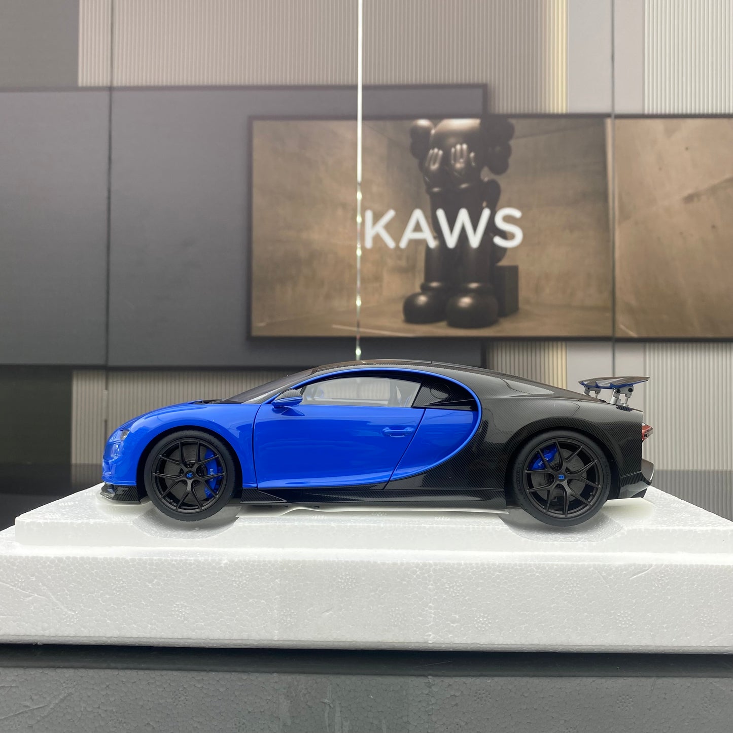 AUTO Art 1/18 Bugatti CHIRON SPORT 2019 Blue Simulation Car Model Ornaments
