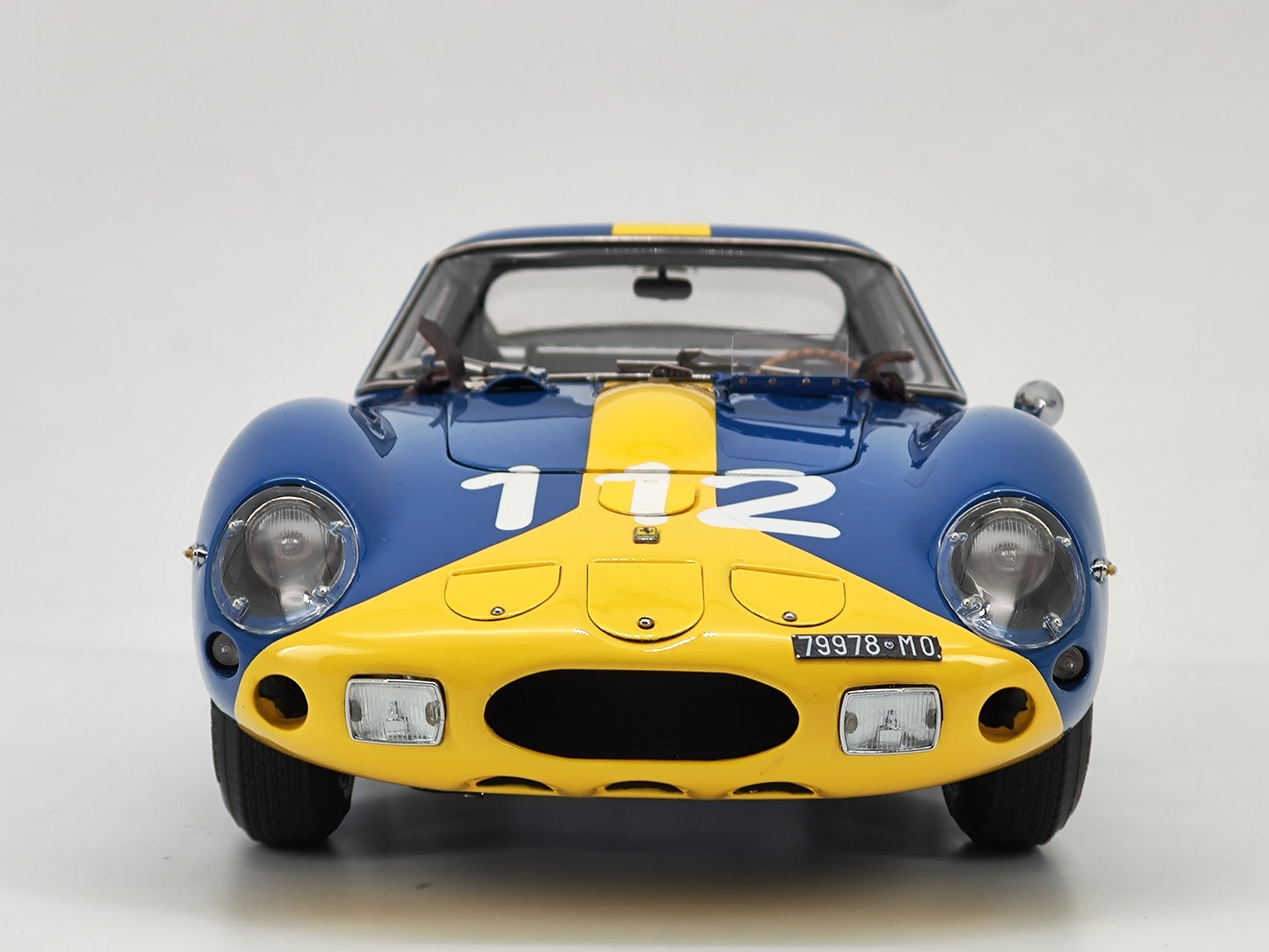 CMC 1/18 Ferrari 250GTO #112 Die-cast Model Car