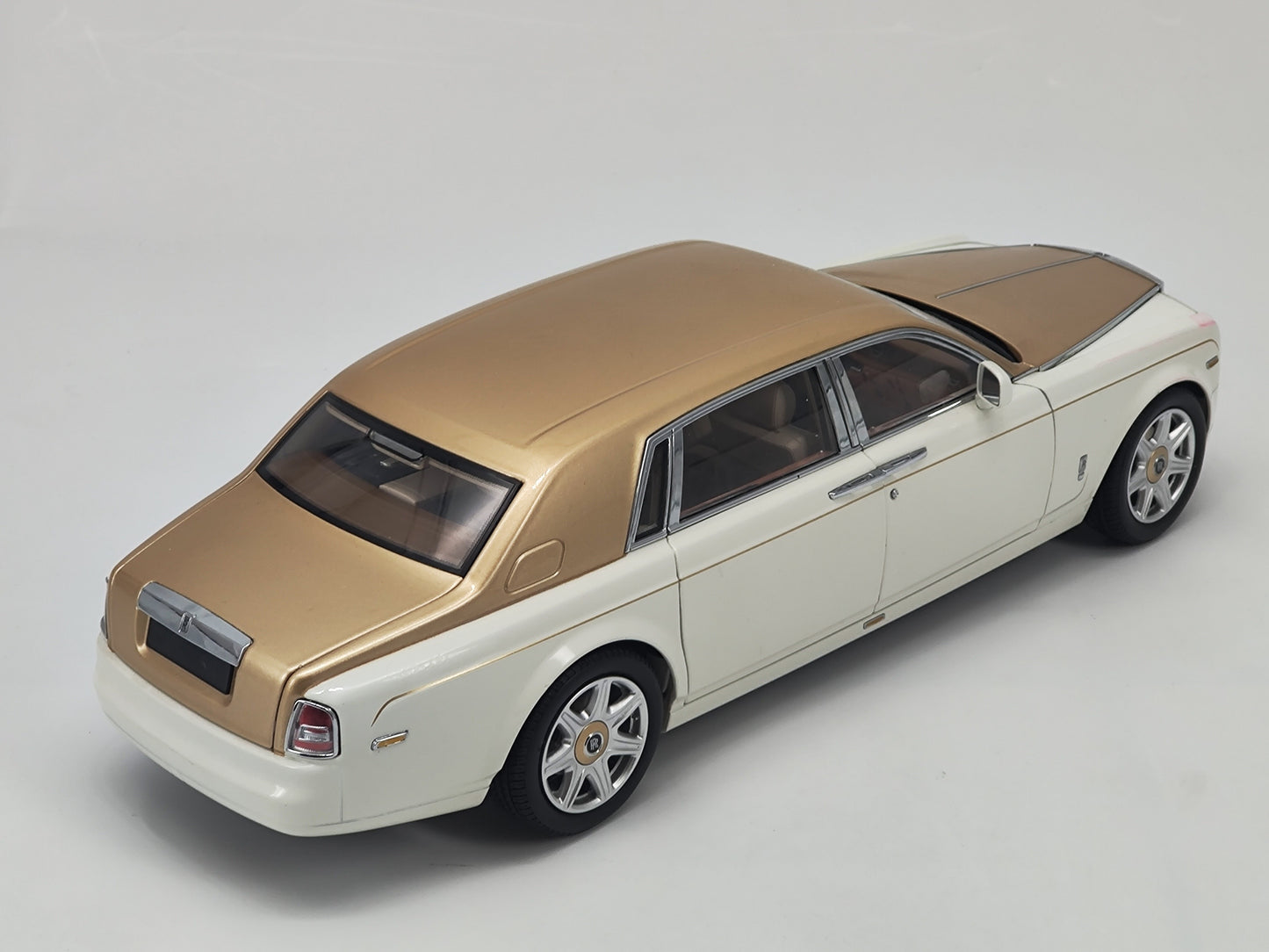 Kyosho 1/18 Rolls-Royce Phantom Peninsula Green Alloy Model Car