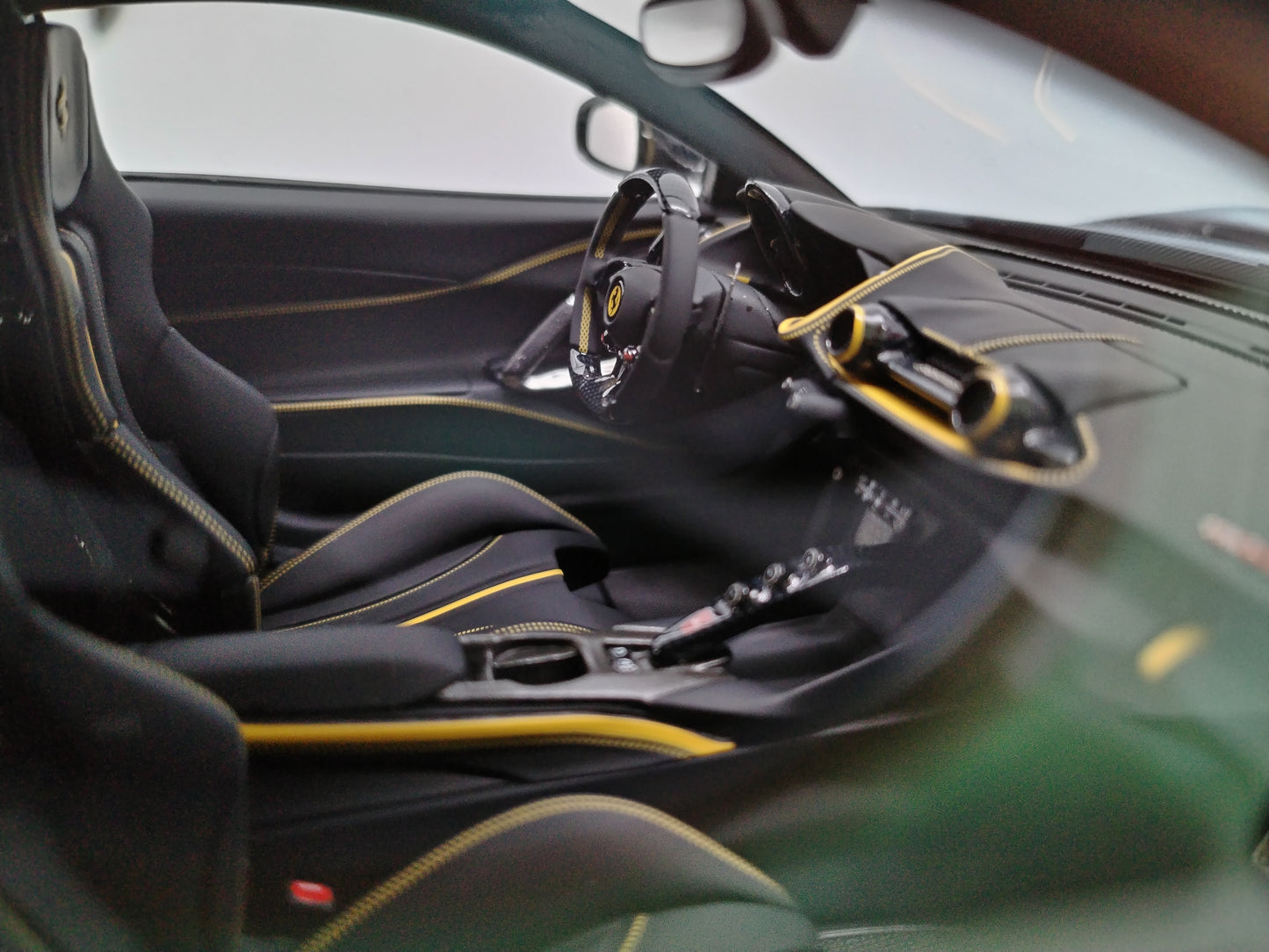 DG 1/18 Ferrari 812 Novitec Battle Grey Limited Edition Simulation Model Car