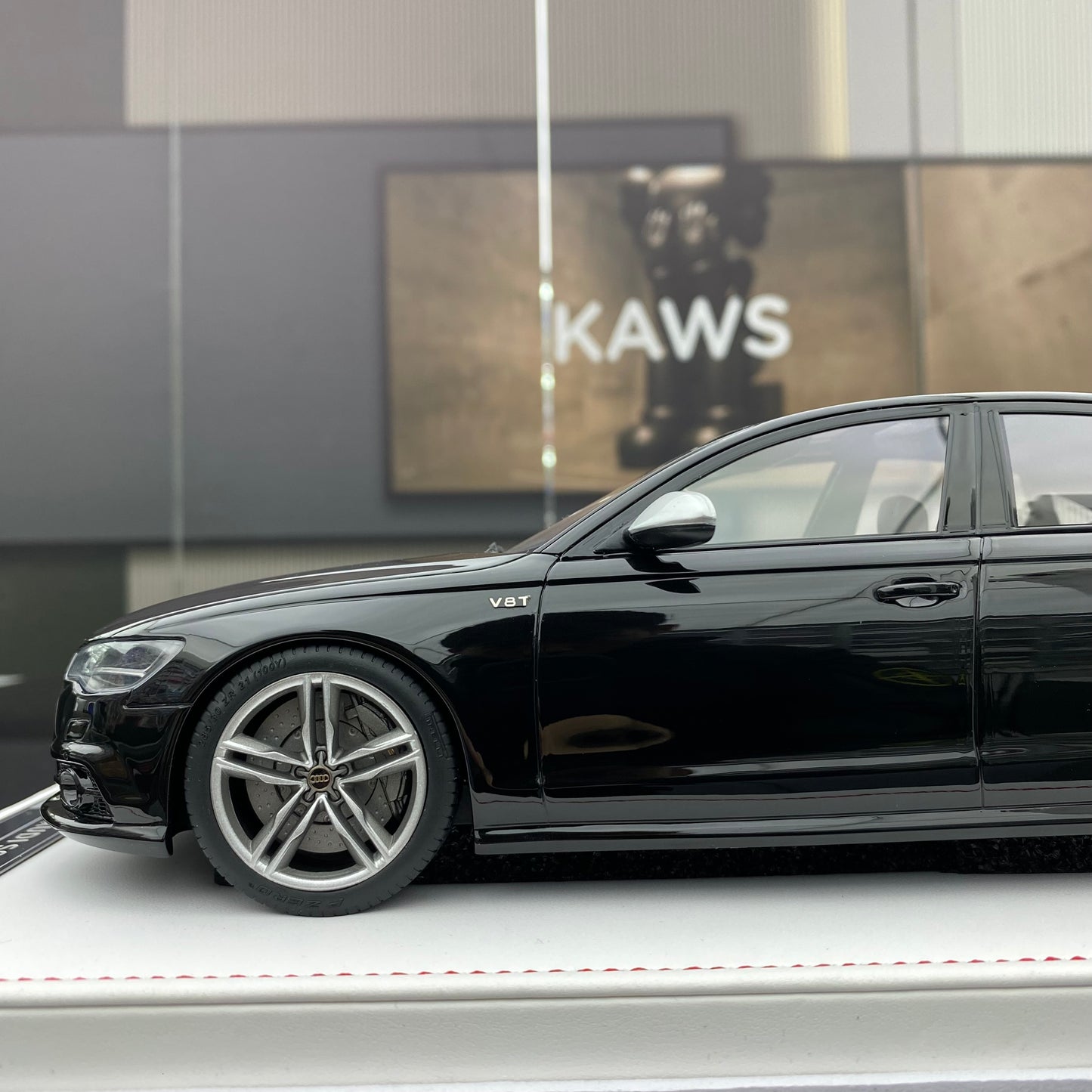 IVY Tailor 1/18 AUDI Audi S6 Sedan resin car model birthday gift ornament