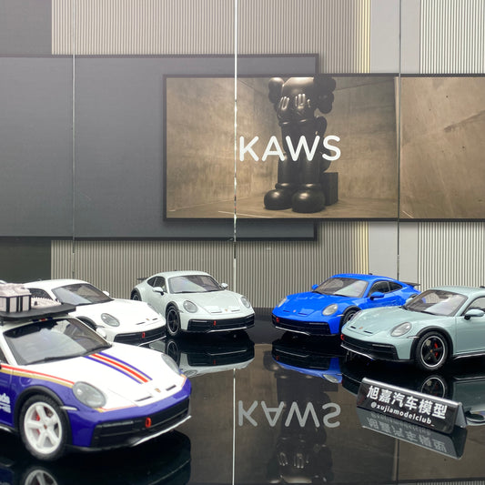 minichamps 1/18 Porsche 911 DAKAR BLUE WITH ROOF RACK alloy car model