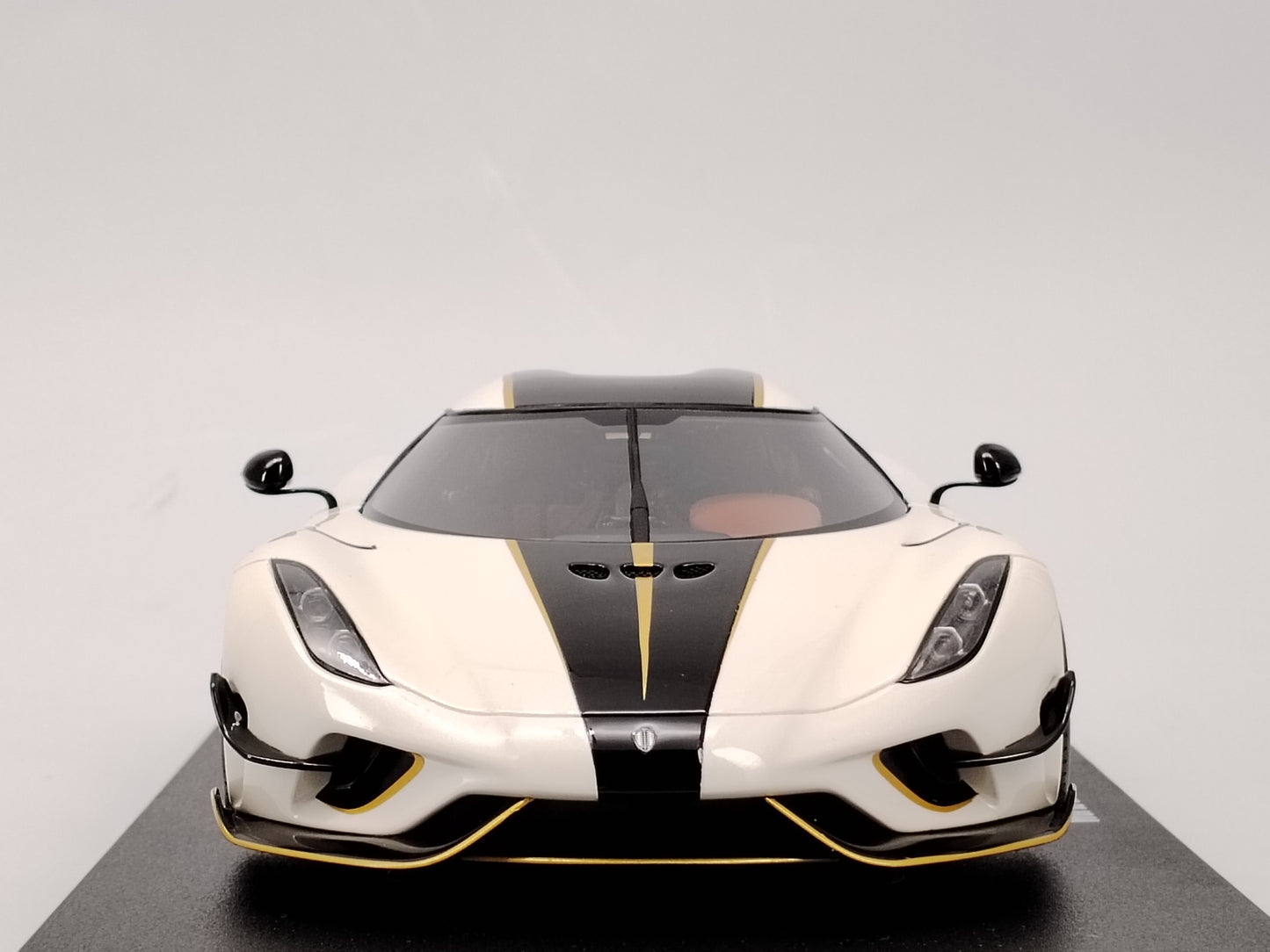 GT Spirit 1/18 Koenigsegg REGERA RECORD White Resin Car Model