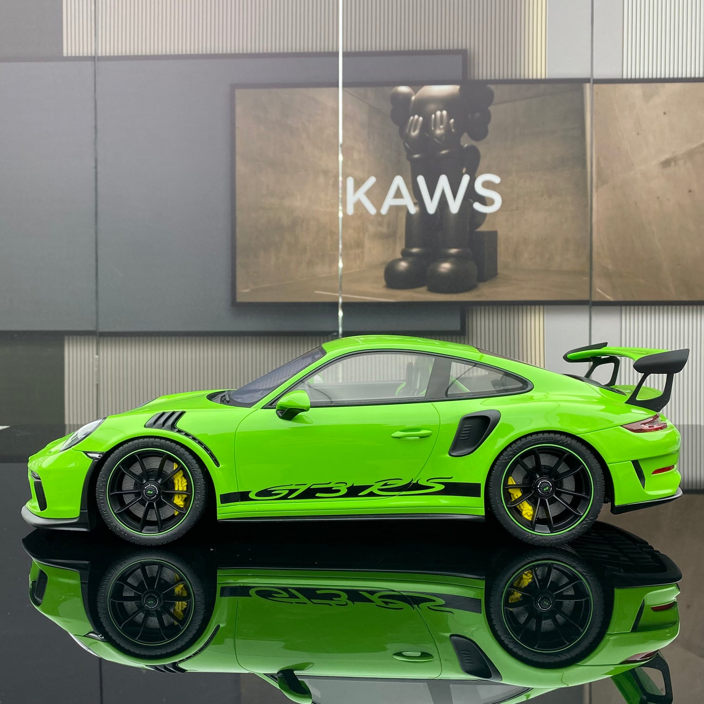 GT Spirit 1/12 Porsche 911 (991.2) GT3RS green simulation car model