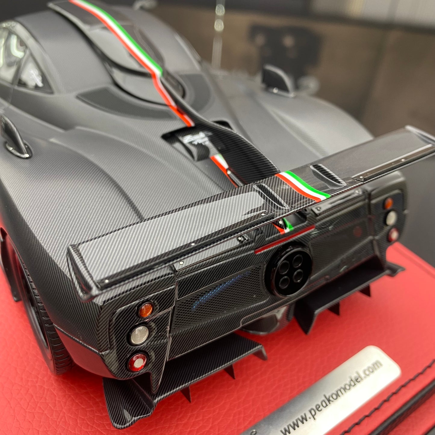 PEAKO 1/18 Pagani Zonda Absolute resin limited edition car model collection ornaments