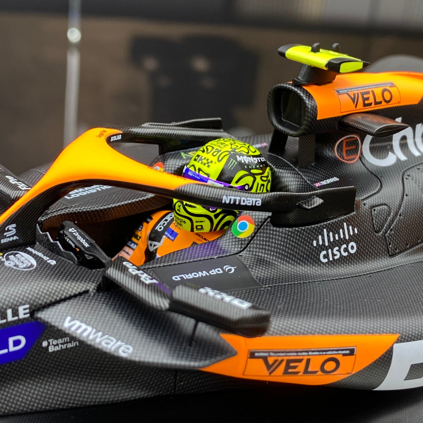 MINICHAMPS 1/18 McLaren FORMULA 1 TEAM MCL38 - LANDO NORRIS black and orange paint