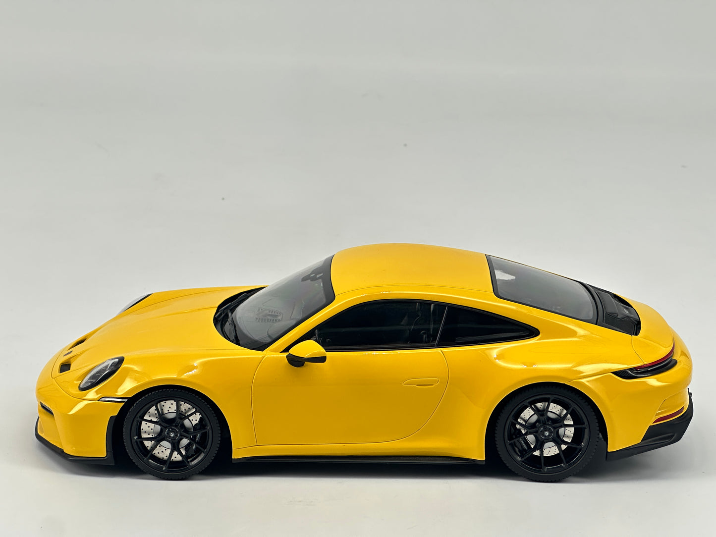 MINICHAMPS 1/18 Porsche 911 (992) GT3 TOURING 2022 Alloy Car Model