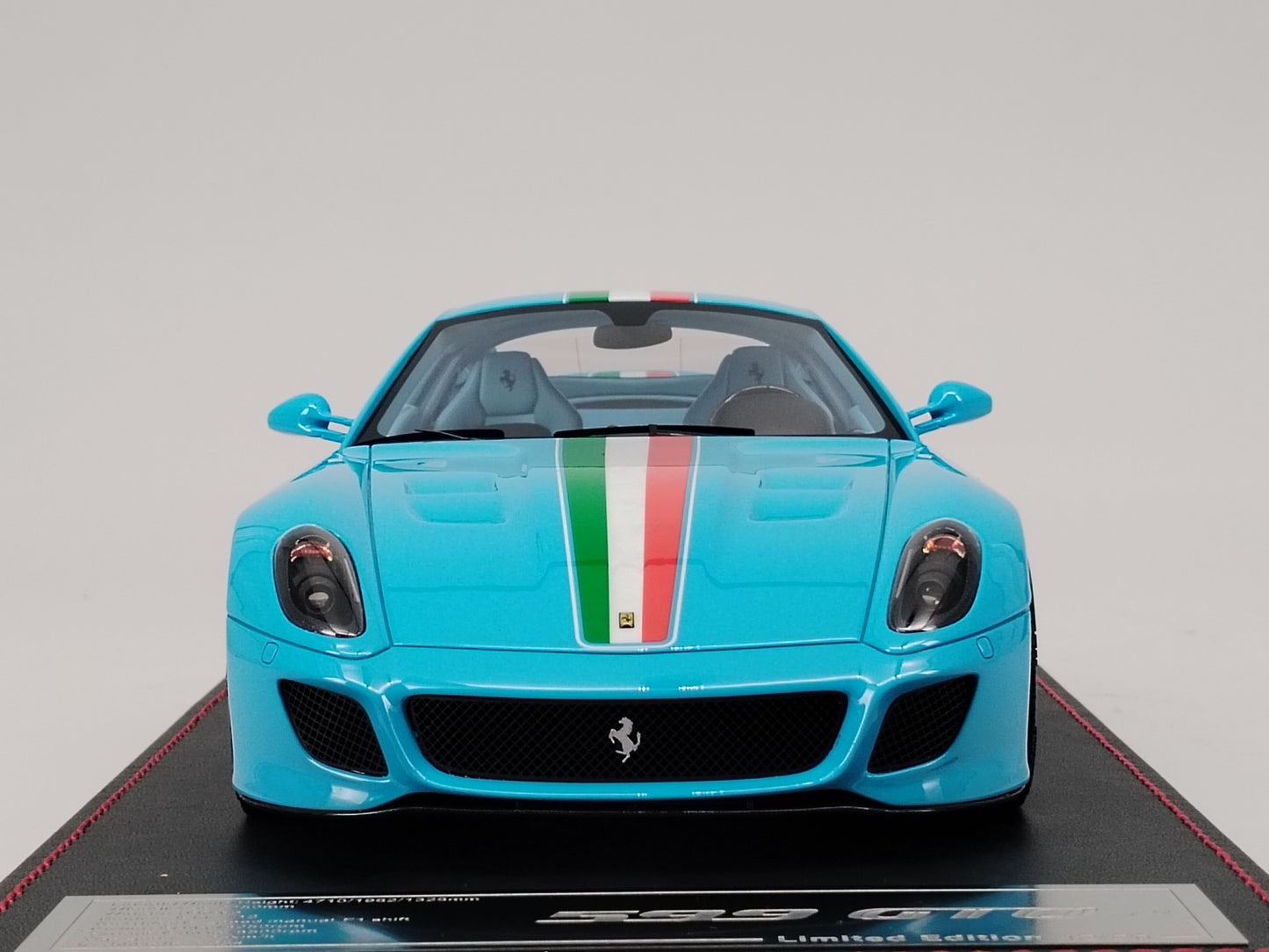 DINOMDOEL 1/18 Ferrari 599GTO Black Base Limited Edition Car Model Ornaments
