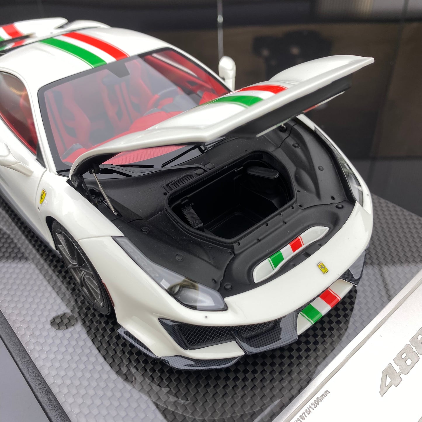 DM 1/18 Ferrari 488 pista resin fully opened fluorescent limited edition car model ornaments