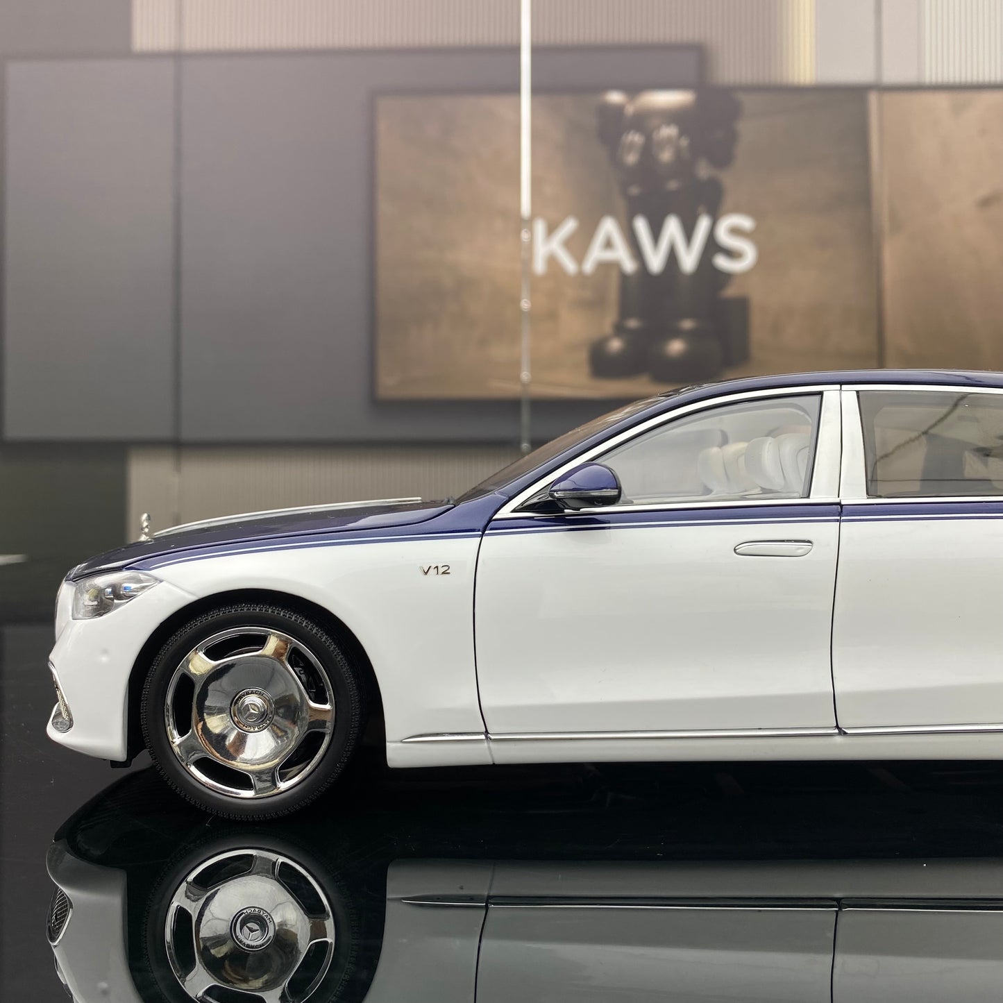 Adornos de aleación de coche Mercedes-Benz Maybach S680 nuevo Clase S a escala 1:18 casi reales