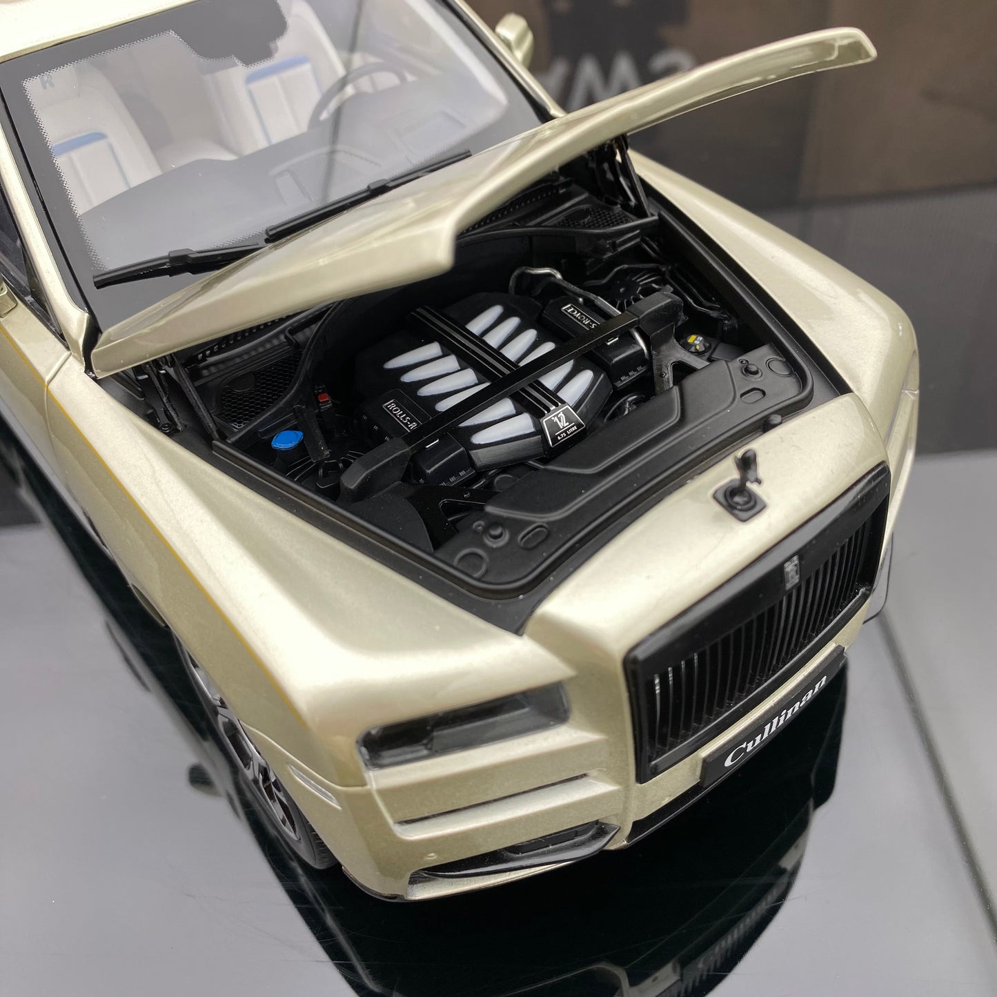 KENGFAI1/18 Rolls-Royce Cullinan alloy full version car model ornaments