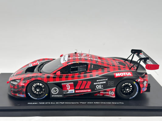 TOPSPEED 1/18 McLaren 720S GT3 Evo #9 Pfaff Motorsports Plaid Red Plaid Resin Model