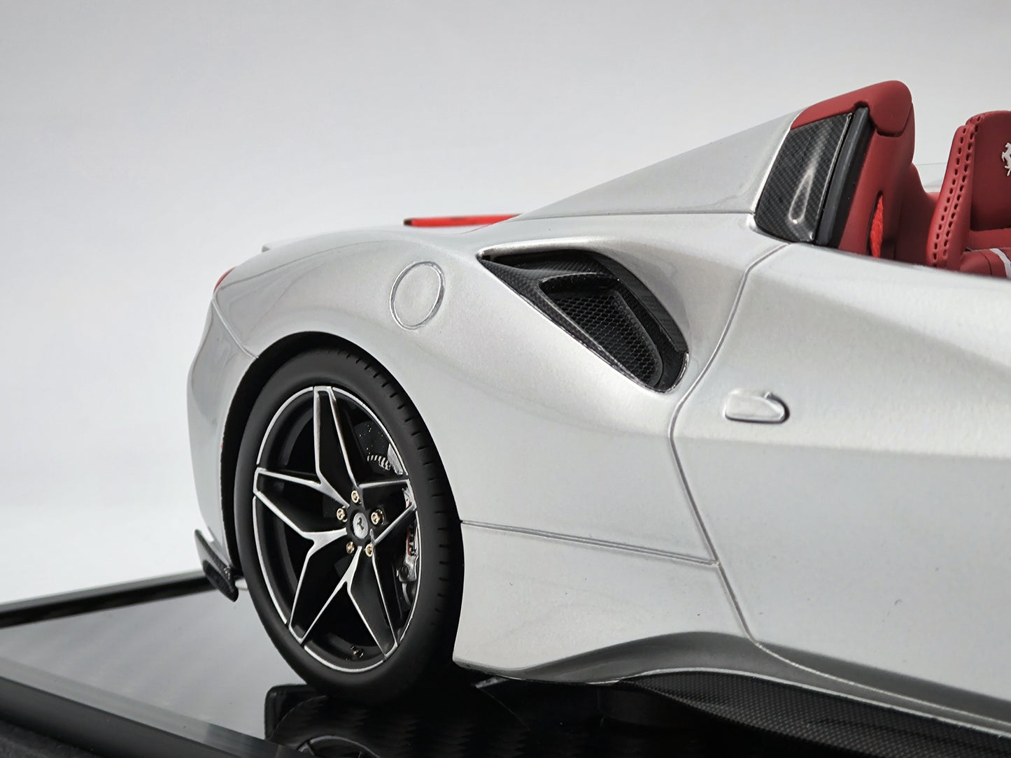 BBR 1/18 Ferrari 488 Pista Spider Silver Resin Car Model
