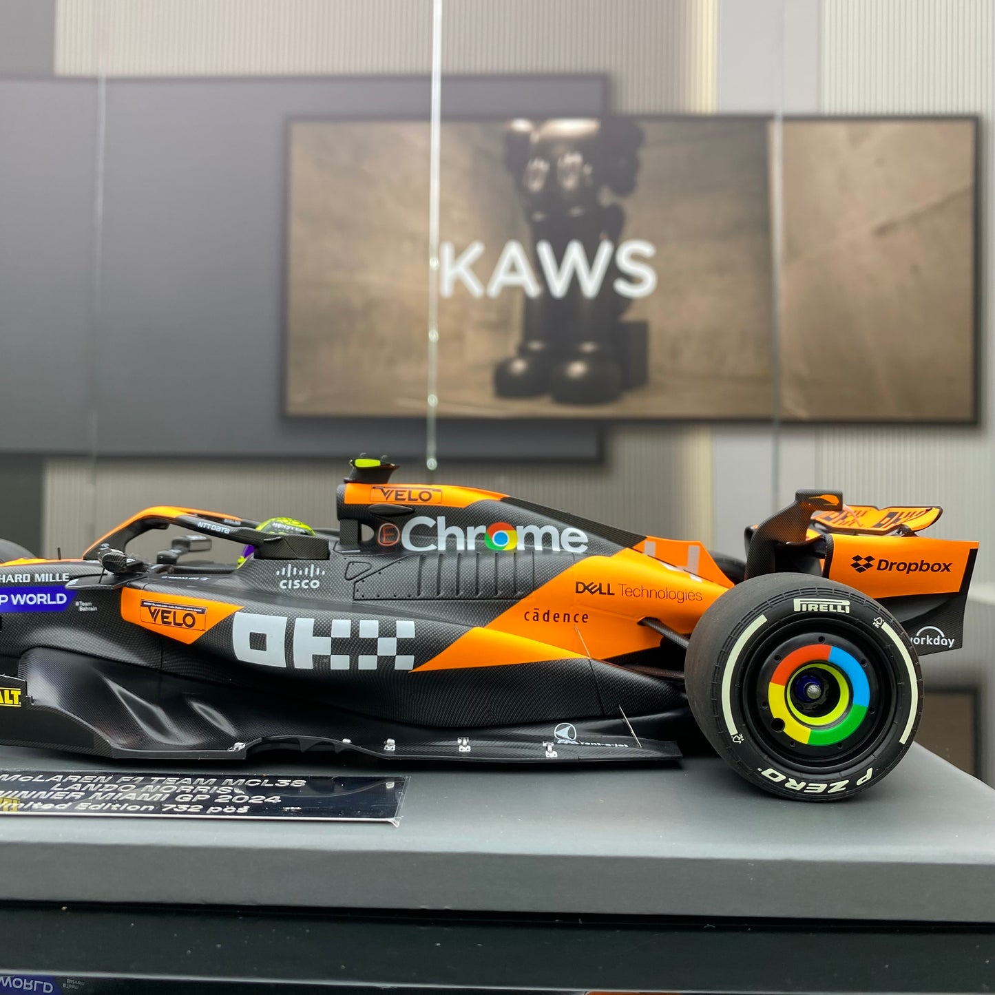 MINICHAMPS 1/18 McLaren FORMULA 1 TEAM MCL38 - LANDO NORRIS black and orange paint
