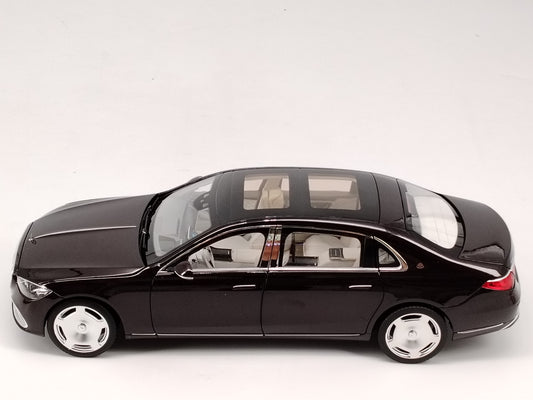 Norev 1/18 Mercedes-Benz Maybach S680C 2021 Red and Black Alloy Full Open Car Model NOR154