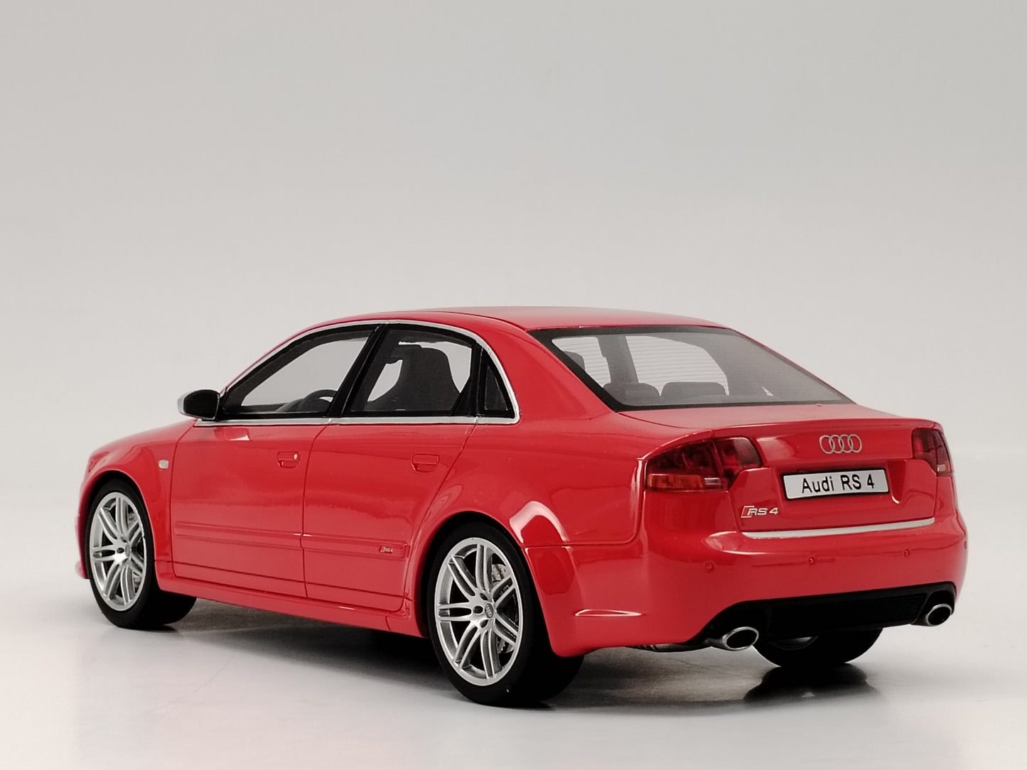 OTTO 1/18 Audi RS4 B7 4.2 Red Simulation Car Model