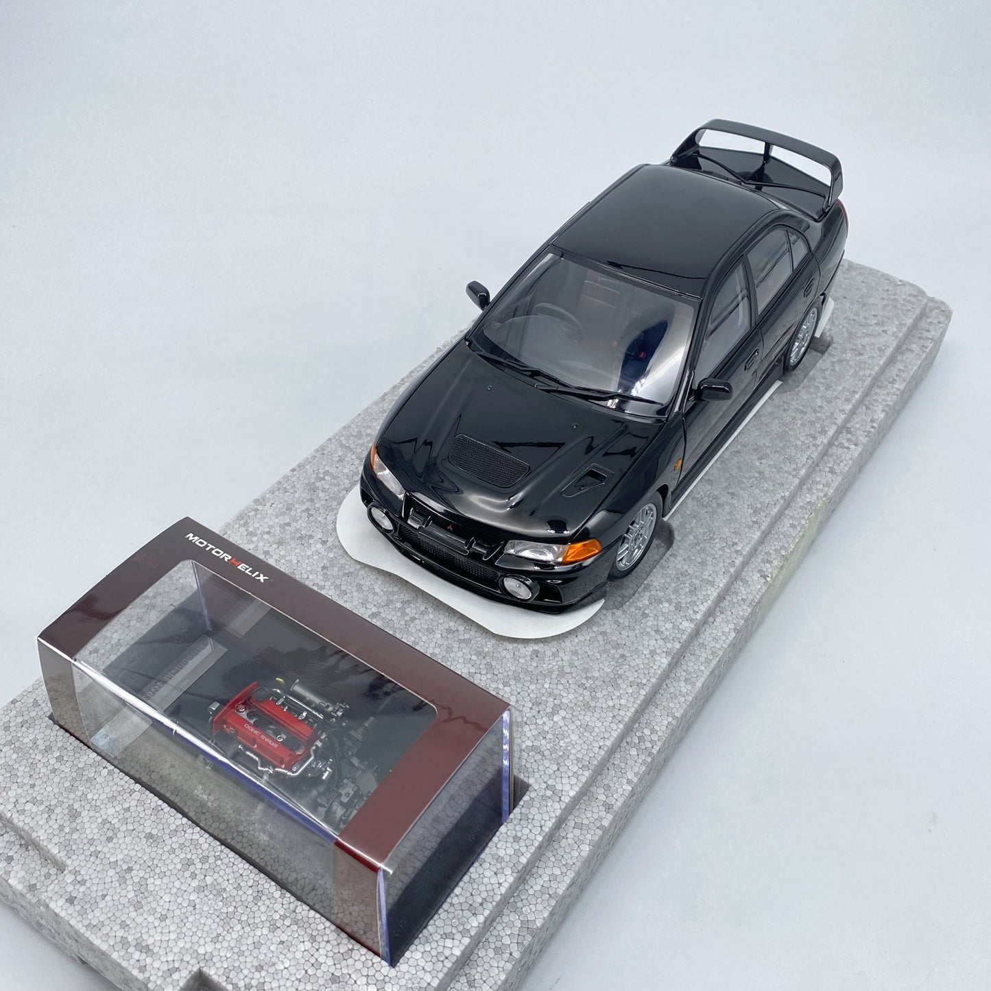 MOTORHELIX 1/18 Mitsubishi Lancer Evolution lV alloy model car model
