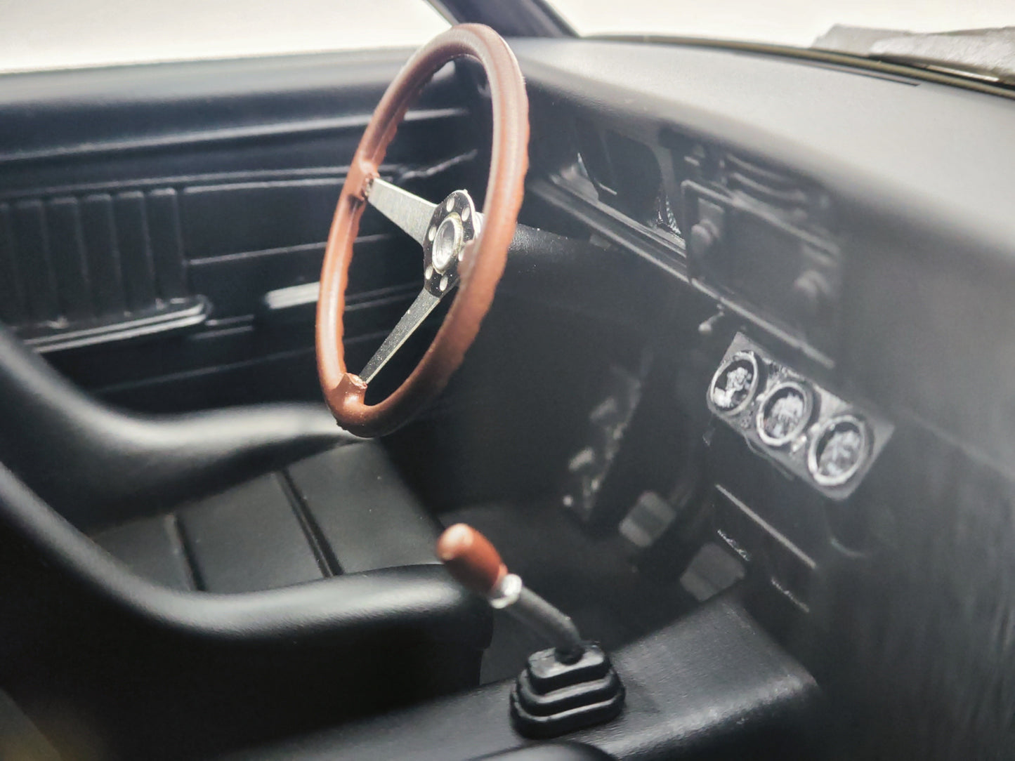 IG 1/18 Nissan Datsun 510 resin car model ornaments