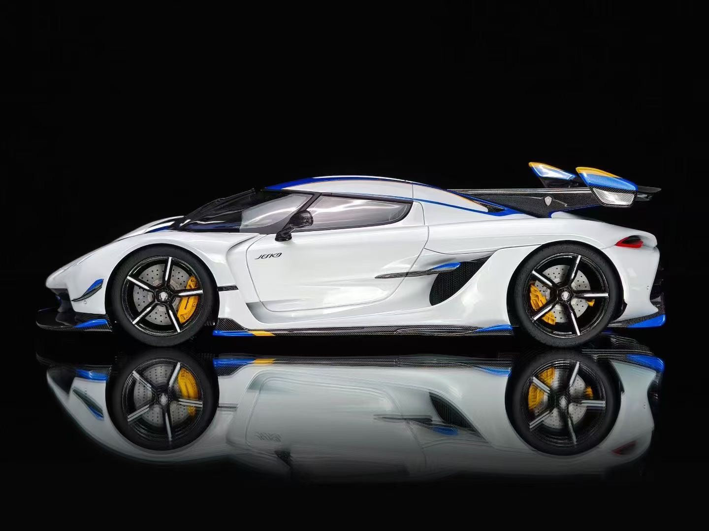 Frontiart 1/18 Koenigsegg Jesko Crystal White