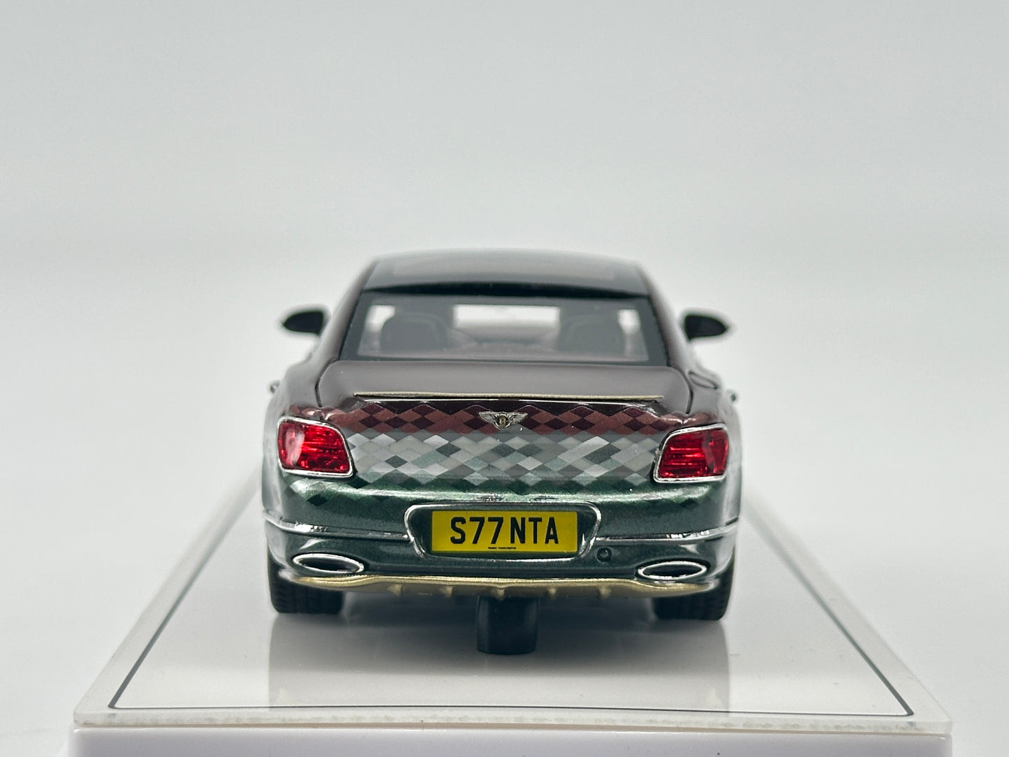 TSM Model 1/43 Bentley Flying Spur Christmas Brown Simulation Car Model Ornaments
