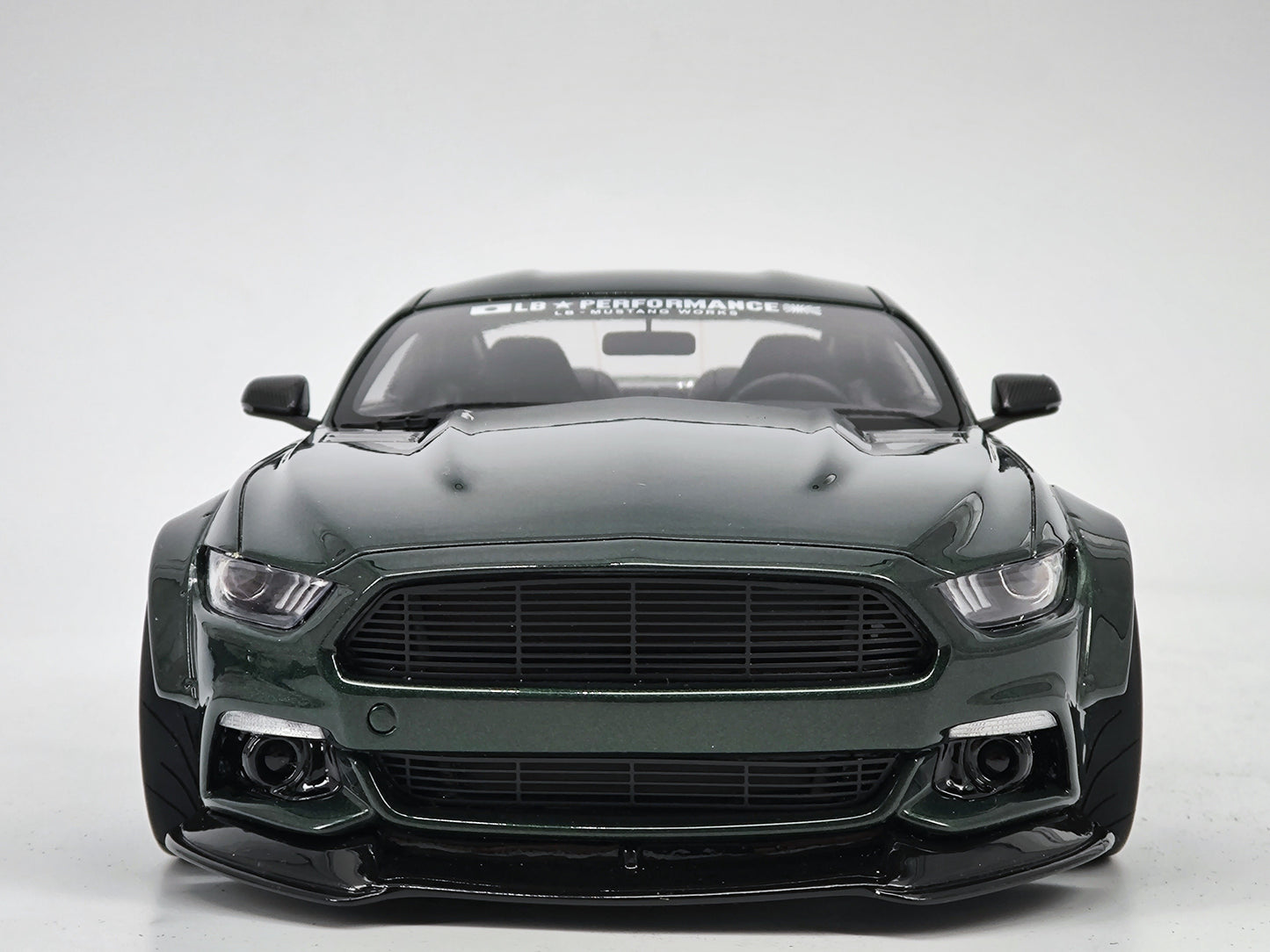 GT SPIRIT 1/18 Ford Mustang lbwk dark green simulation car model ornaments GT838