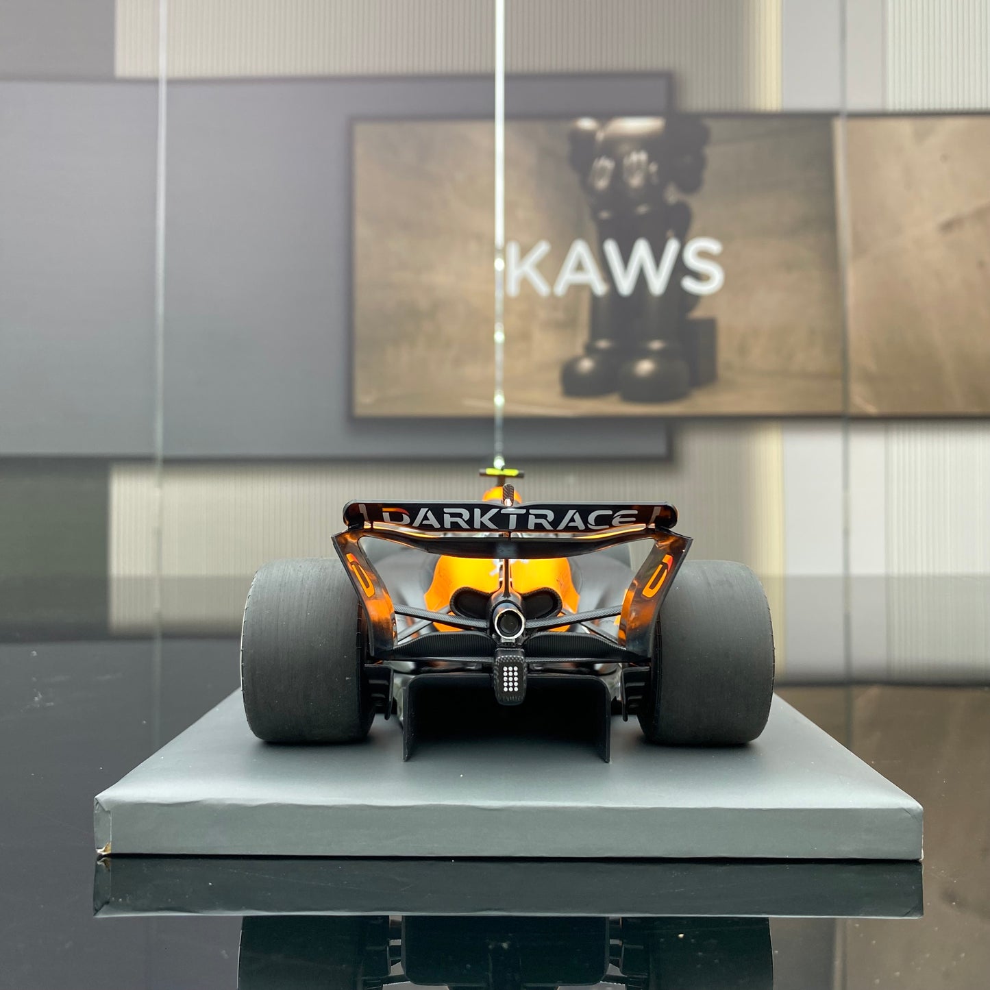 MINICHAMPS 1/18 McLaren FORMULA 1 TEAM MCL38 - LANDO NORRIS black and orange paint