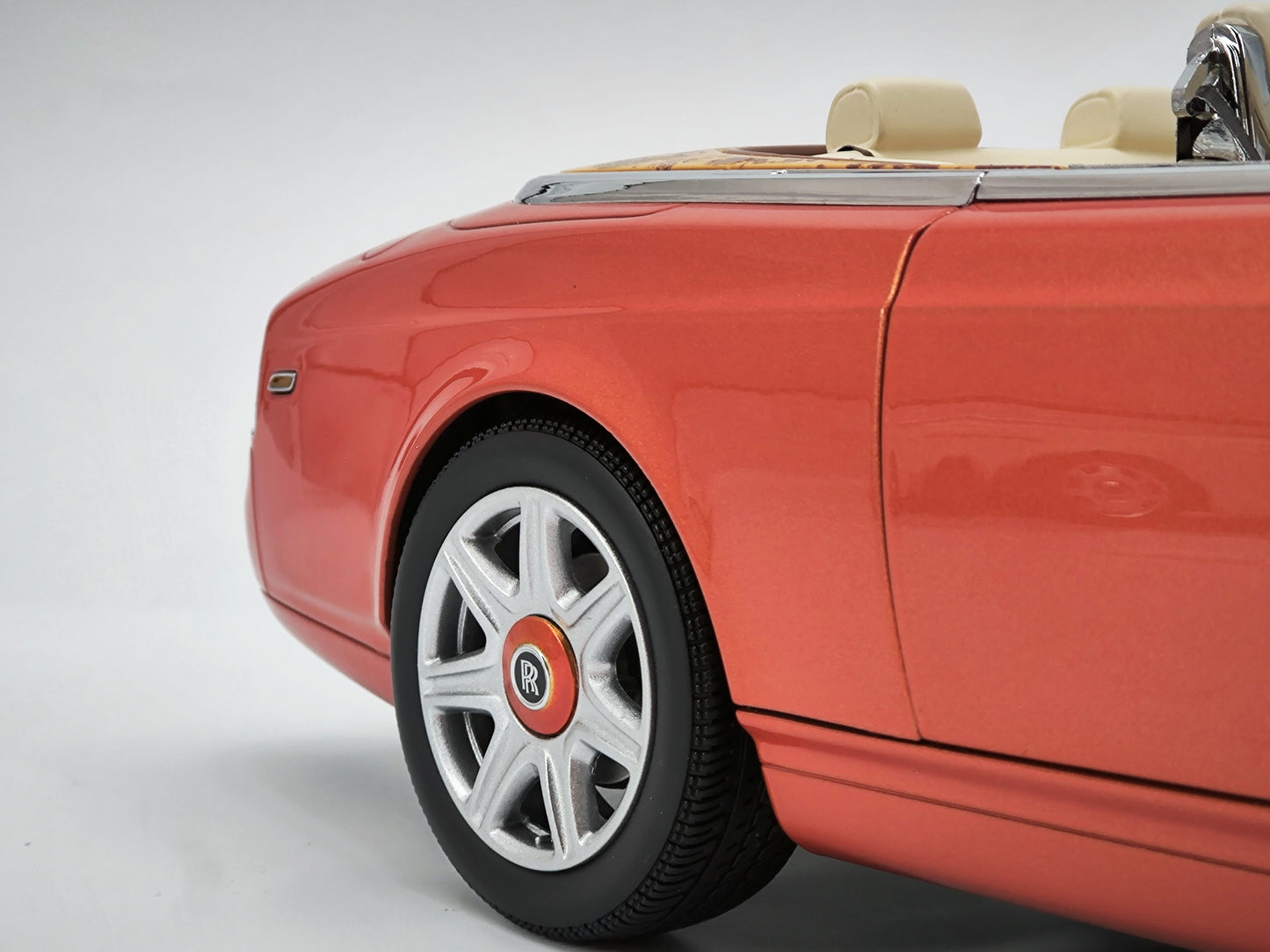 Kyosho 1/18 Rolls-Royce Phantom Drophead Coupe orange alloy car model