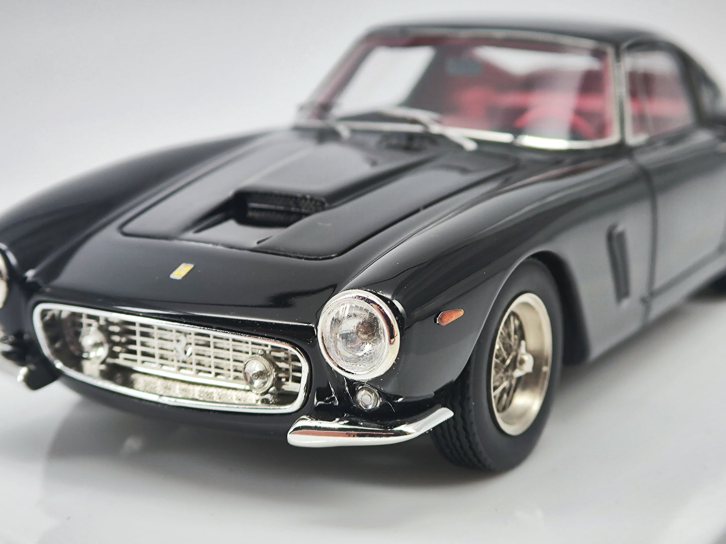 DMH 1/43 Ferrari 250SWB 1969 Simulation Car Model Ornaments
