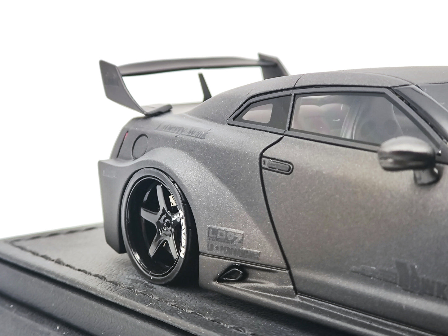 IG 1/43 Nissan GTR R35 LBWK wide body black warrior simulation car model ornaments