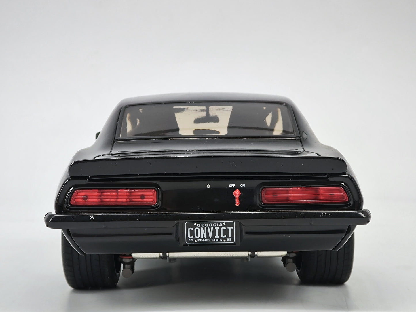 GMP 1/18 Chevrolet Camaro Street Diecast Car Simulator Realistic Car Model
