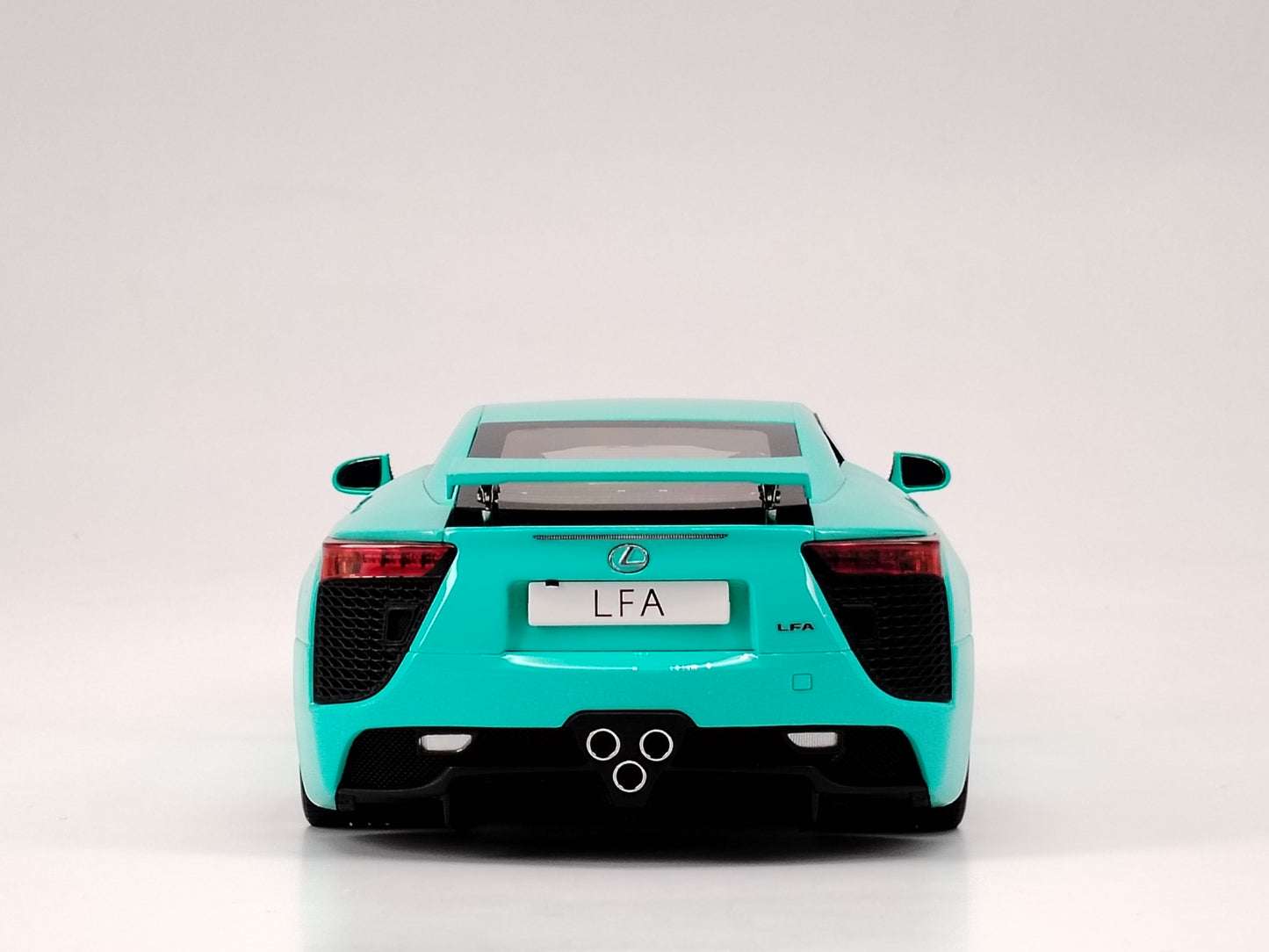 WELL 1/18 Lexus LFA Tiffany Blue Alloy Car Model