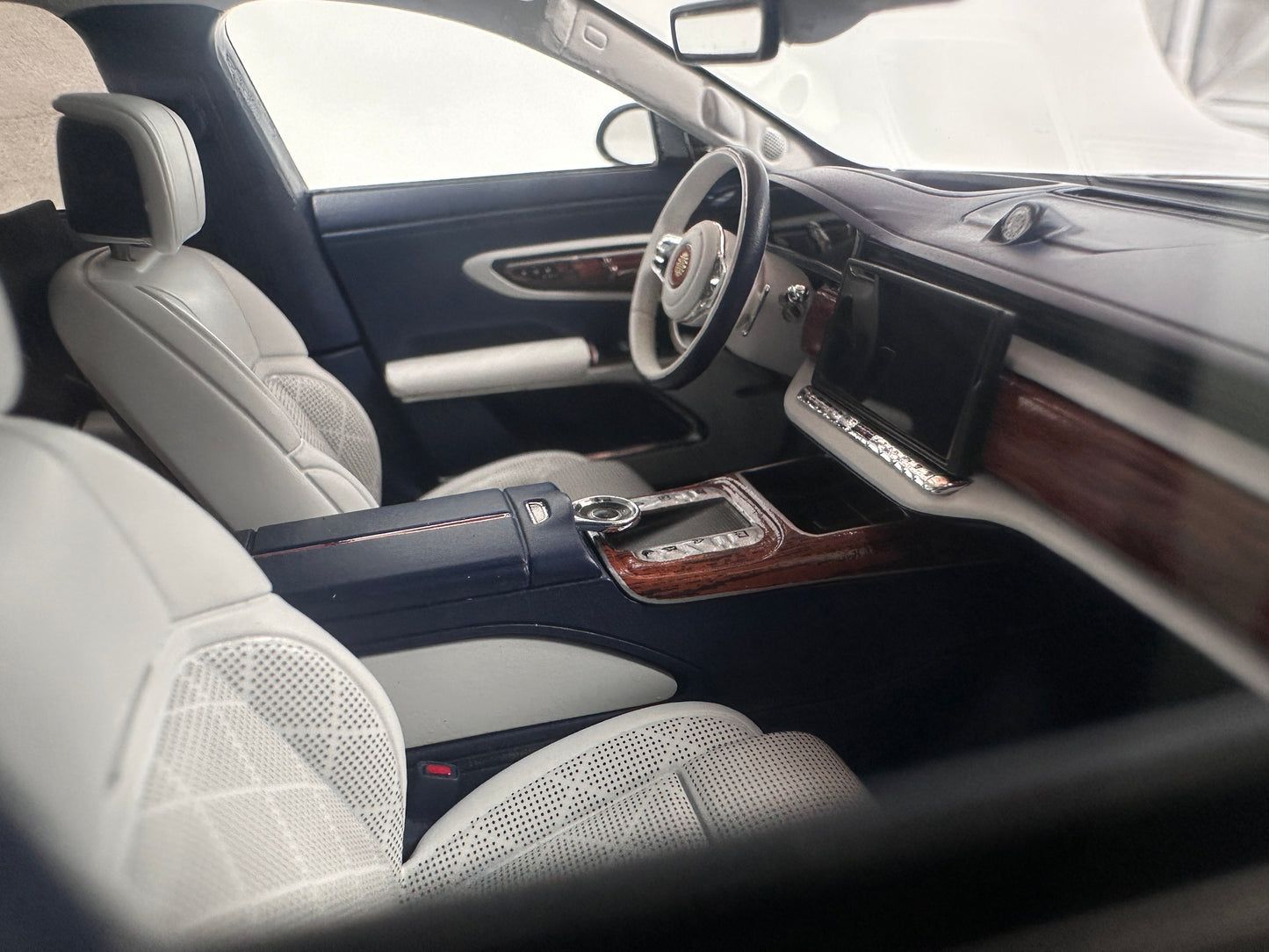 MOTORHELIX 1/18 Hongqi Guoya black limited edition model car