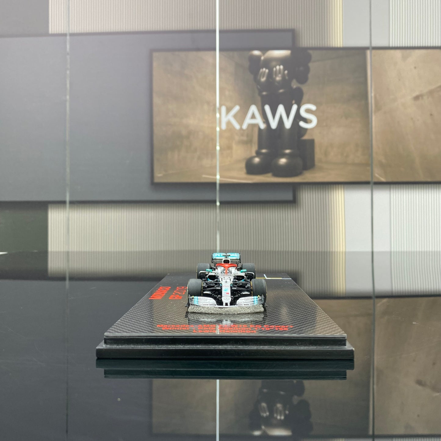 SPARK 1/43 Mercedes-Benz AMG F1 Team W10 2019 Monaco Grand Prix Victory No. 44 Hamilton Silver Green Painting Car Model