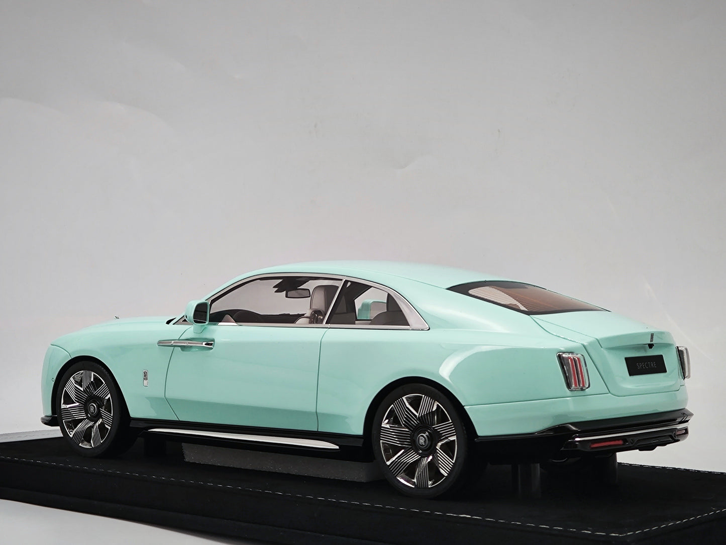 HH Model 1/18 Rolls-Royce Spectre Green Limited Edition Car Model Decoration