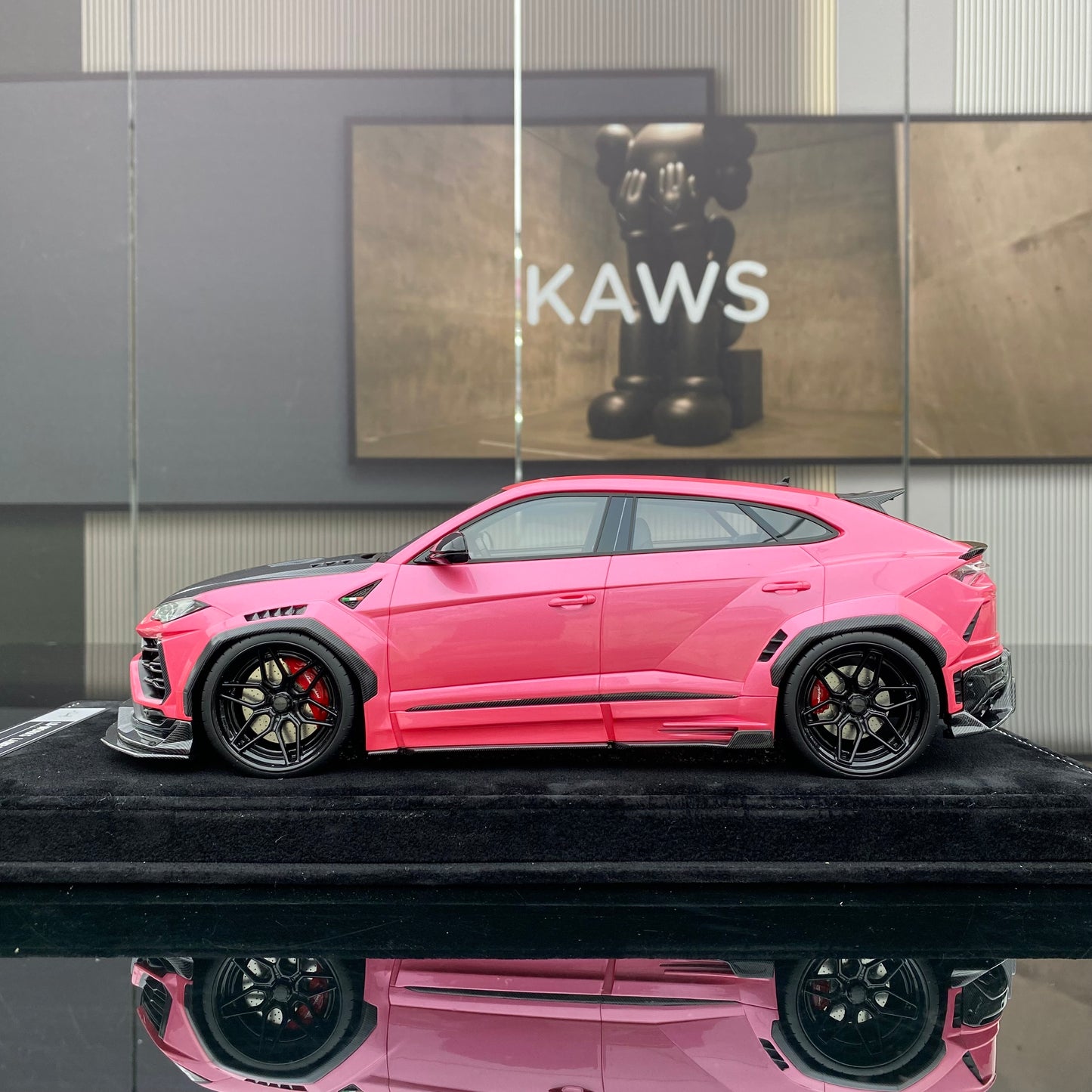 IVY 1/18 Lamborghini URUS modified car model ornament collection