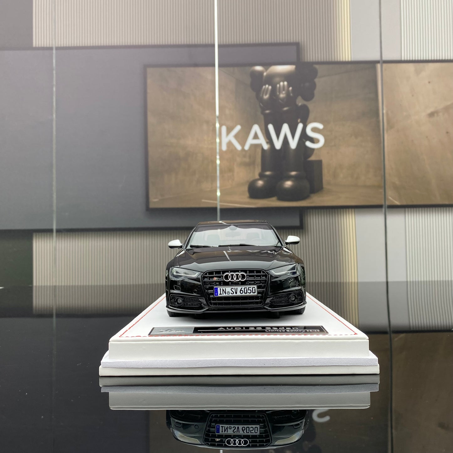 IVY Tailor 1/18 AUDI Audi S6 Sedan resin car model birthday gift ornament