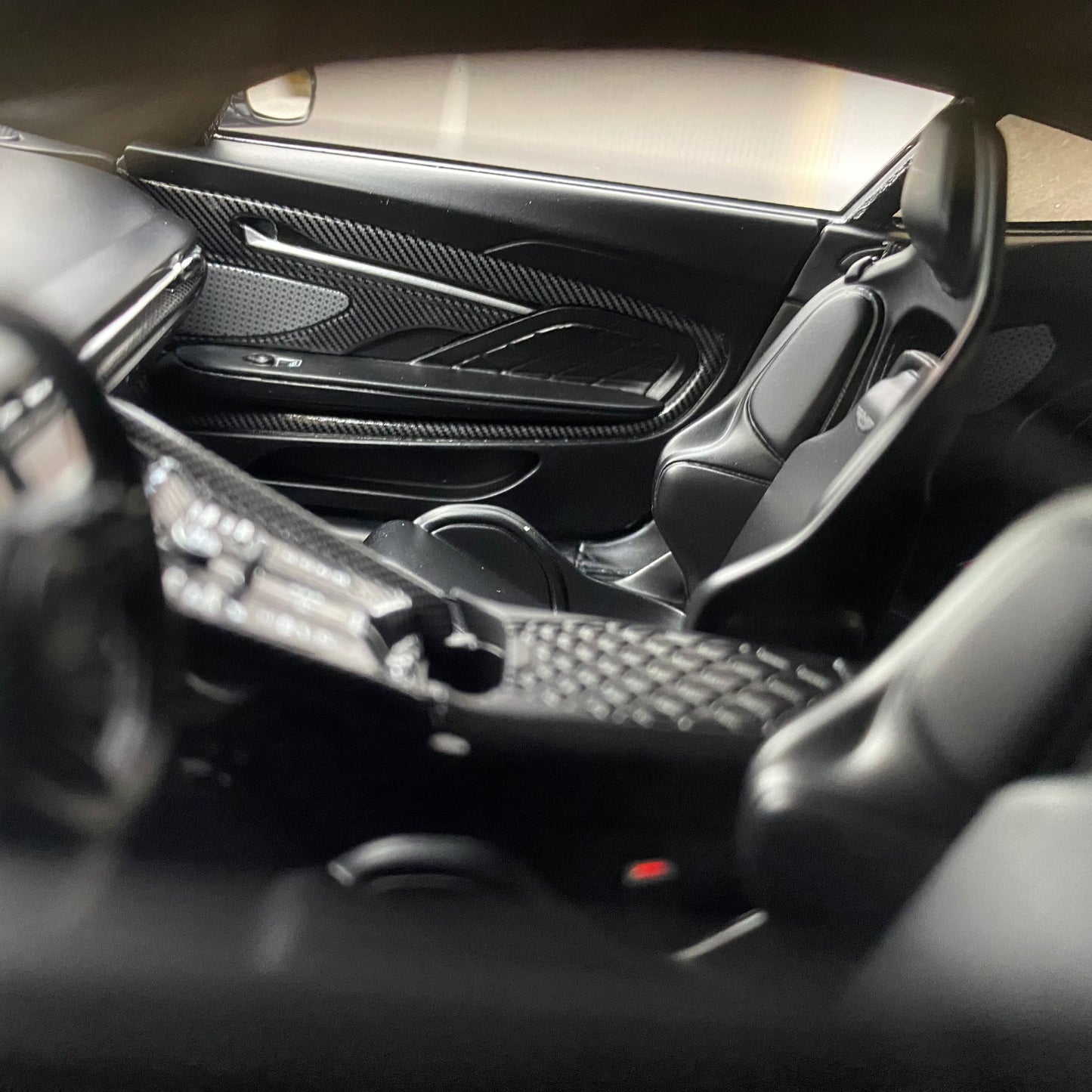 Aston Martin DB12 Coupé edición limitada, modelo de coche, regalo, MH 1/18