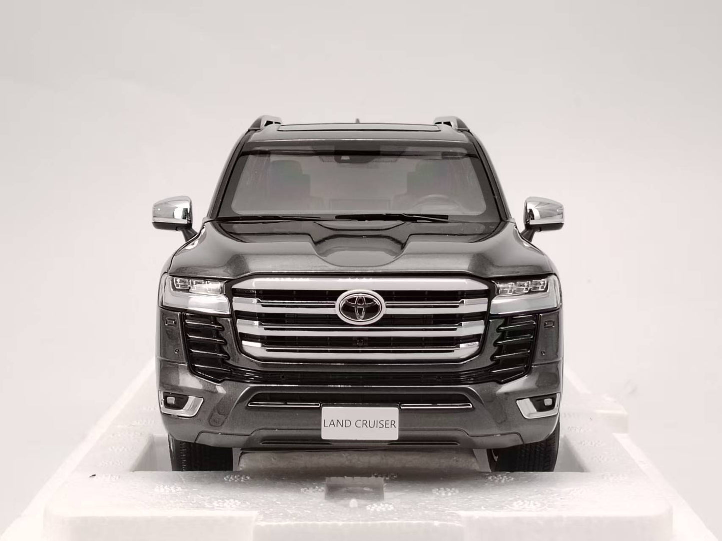 LCD 1/18 Toyota Land Cruiser LC300 ZX Gray Alloy Car Model
