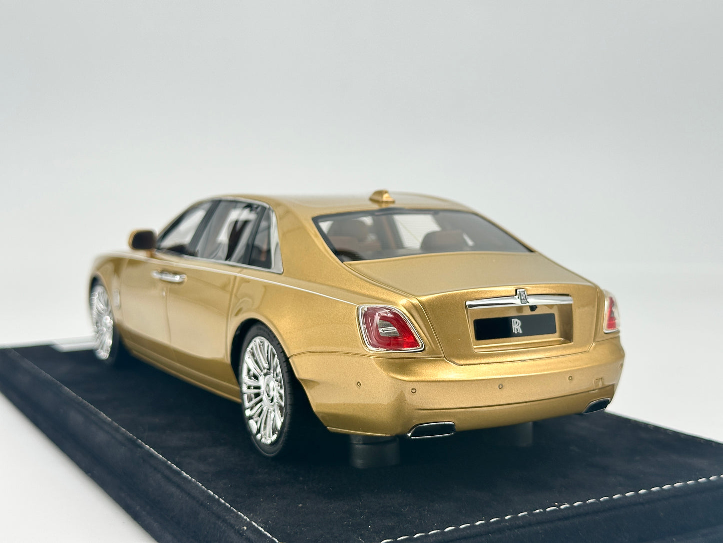 HH Model 1/18 Rolls-Royce Ghost Gold Limited Edition Simulation Car Model