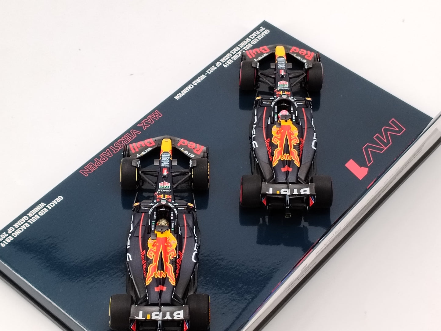 MINICHAMPS 1/43 Oracle RED BULL RACING RB19 Double Car Set Red Bull Model Car