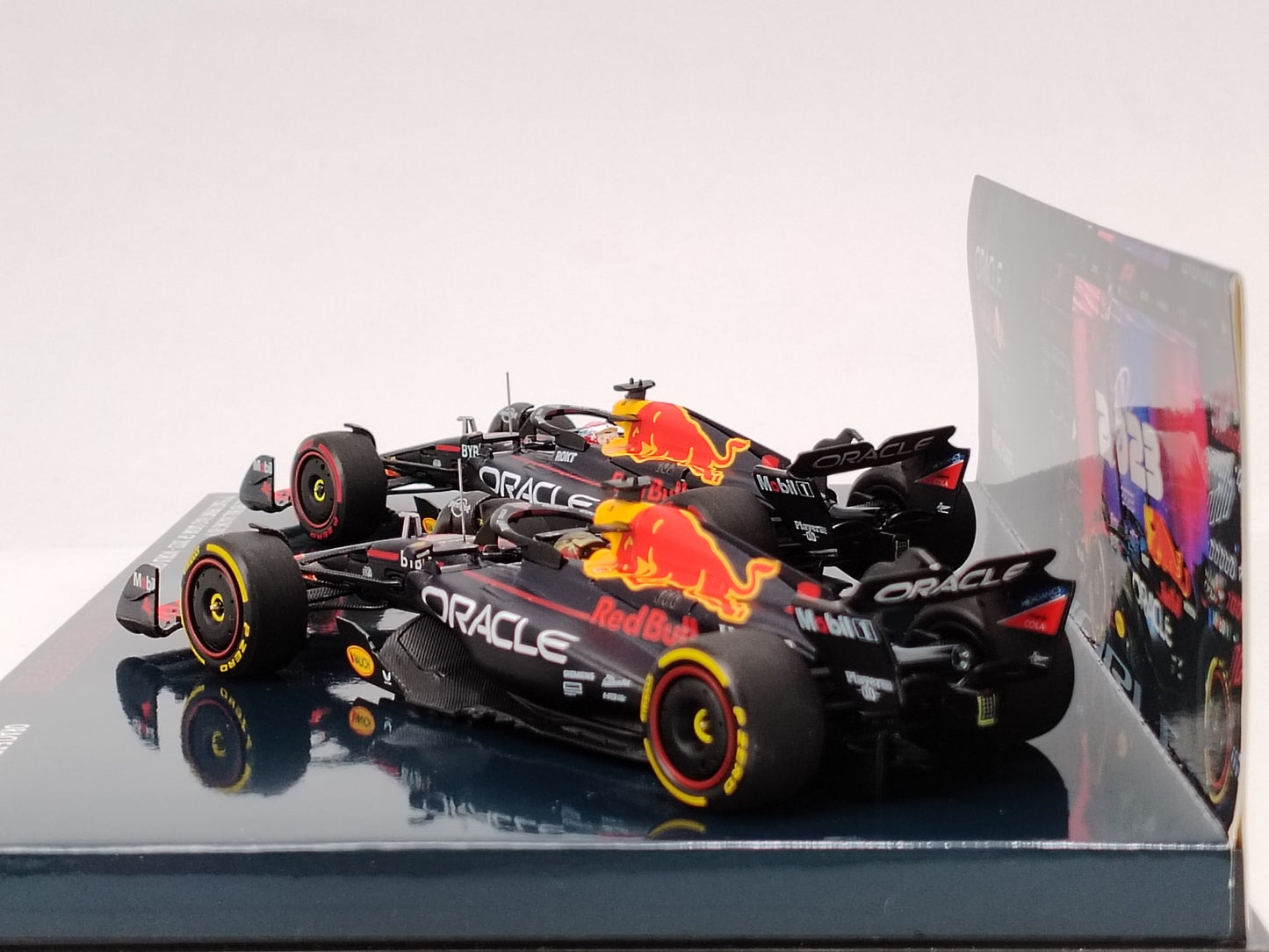 MINICHAMPS 1/43 Oracle RED BULL RACING RB19 Double Car Set Red Bull Model Car