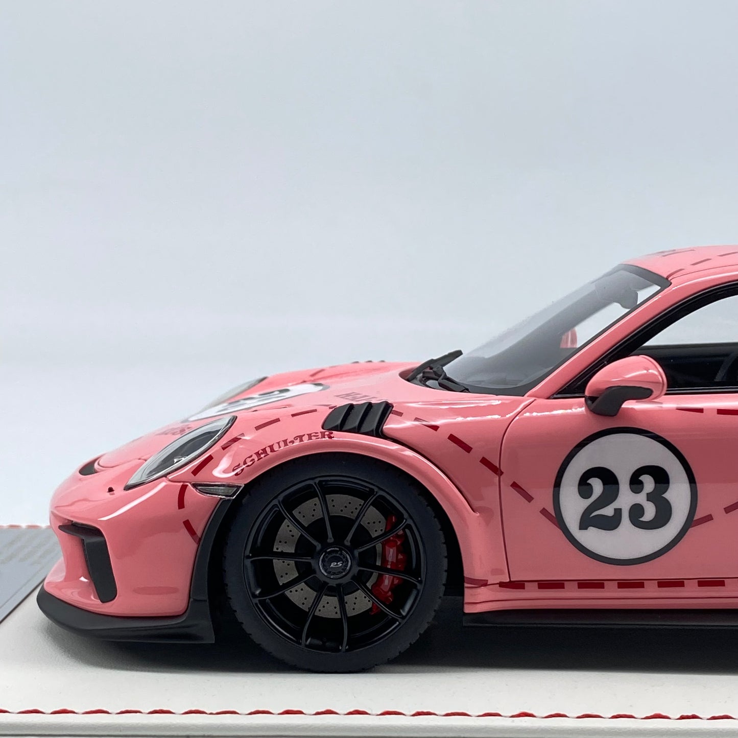 DG 1/18 Porsche 911GT3RS Limited Edition Car Model Ornaments