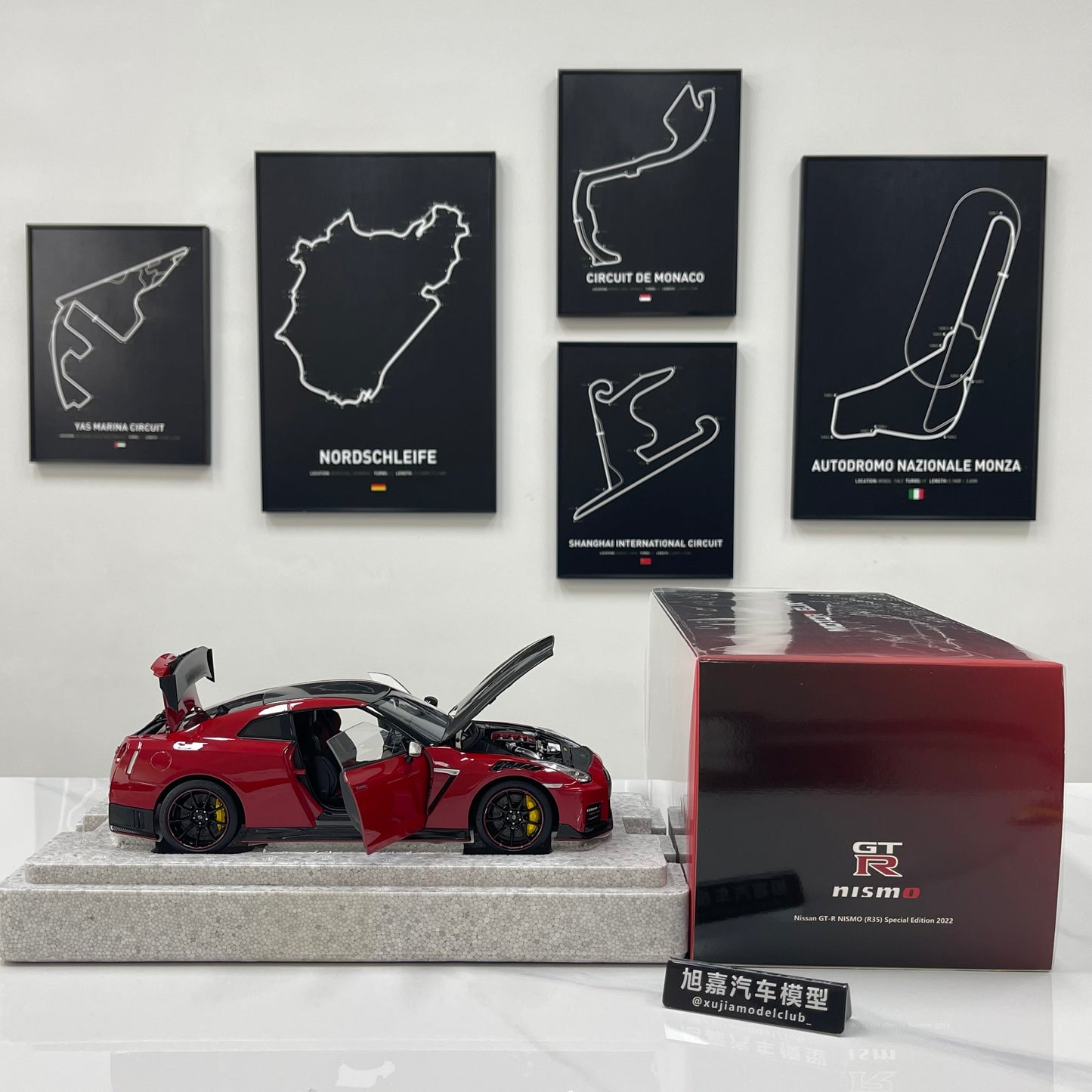 MOTORHELIX 1/18 Nissan GT-R NISMO (R35) Special Edition 2022 Vibrant Red Alloy Full-Opening Model Car