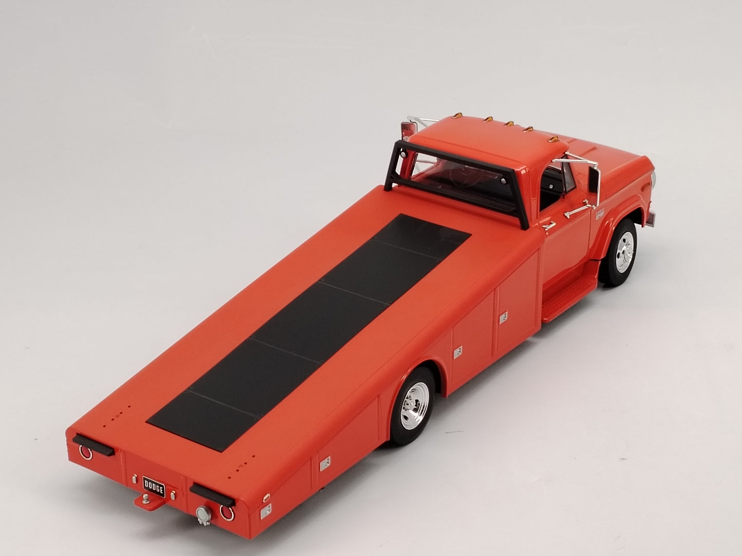 ACME 1/18 Dodge D300 RAMP TRUCK Orange Trailer Simulation Car Model